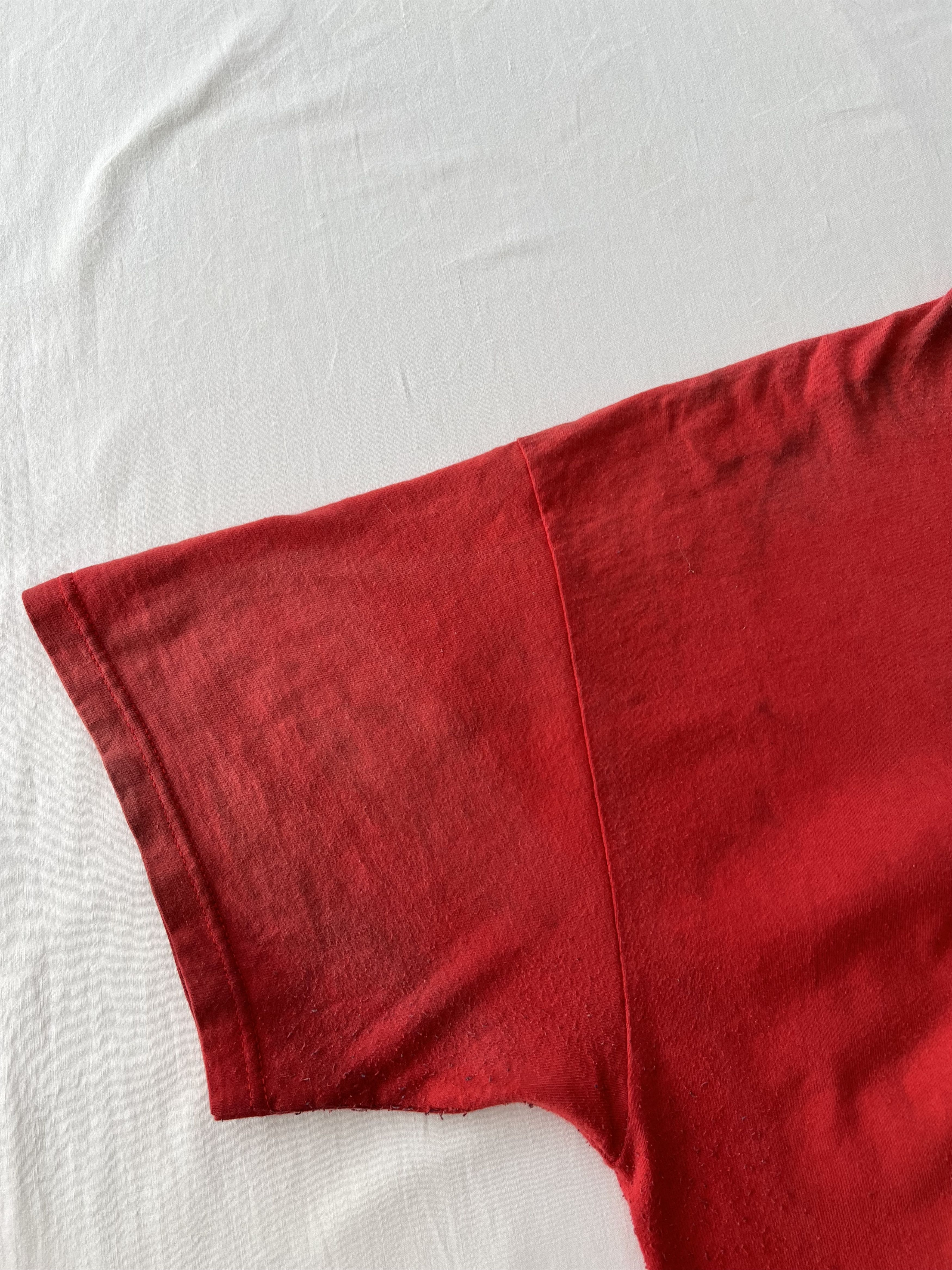 Vintage Vintage 90s Ducati Steve Hislop #7 Moto Racing Red T-shirt Size US XXL / EU 58 / 5 - 7 Thumbnail