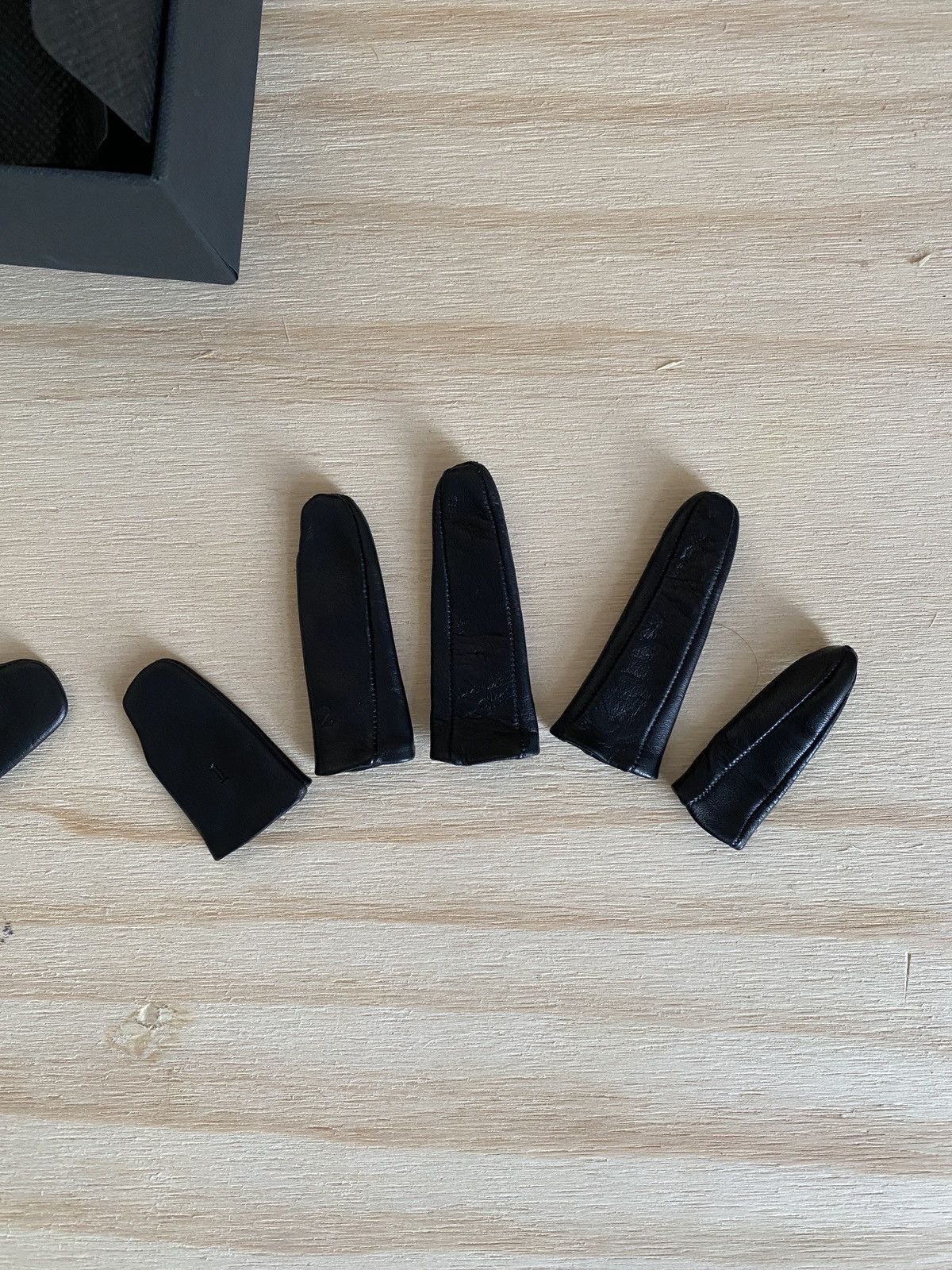 Vetements SS16 Finger Gloves Size ONE SIZE - 8 Thumbnail