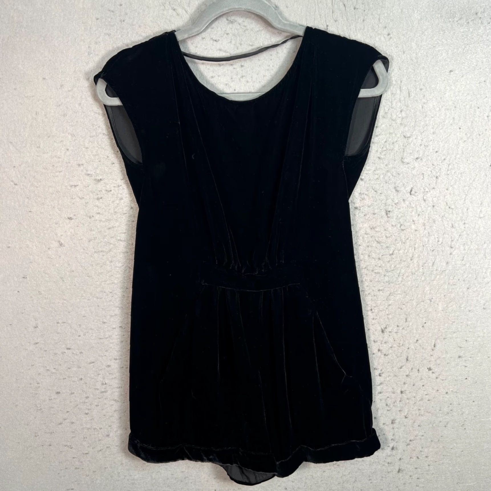 Bcbgmaxazria VINTAGE BCBGMAXAZRIA Black Velvet Womens 2XS Jumpsuit Sleeveless Cowl Neck One-Piece Size 24" / US 00 / IT 34 - 2 Thumbnail