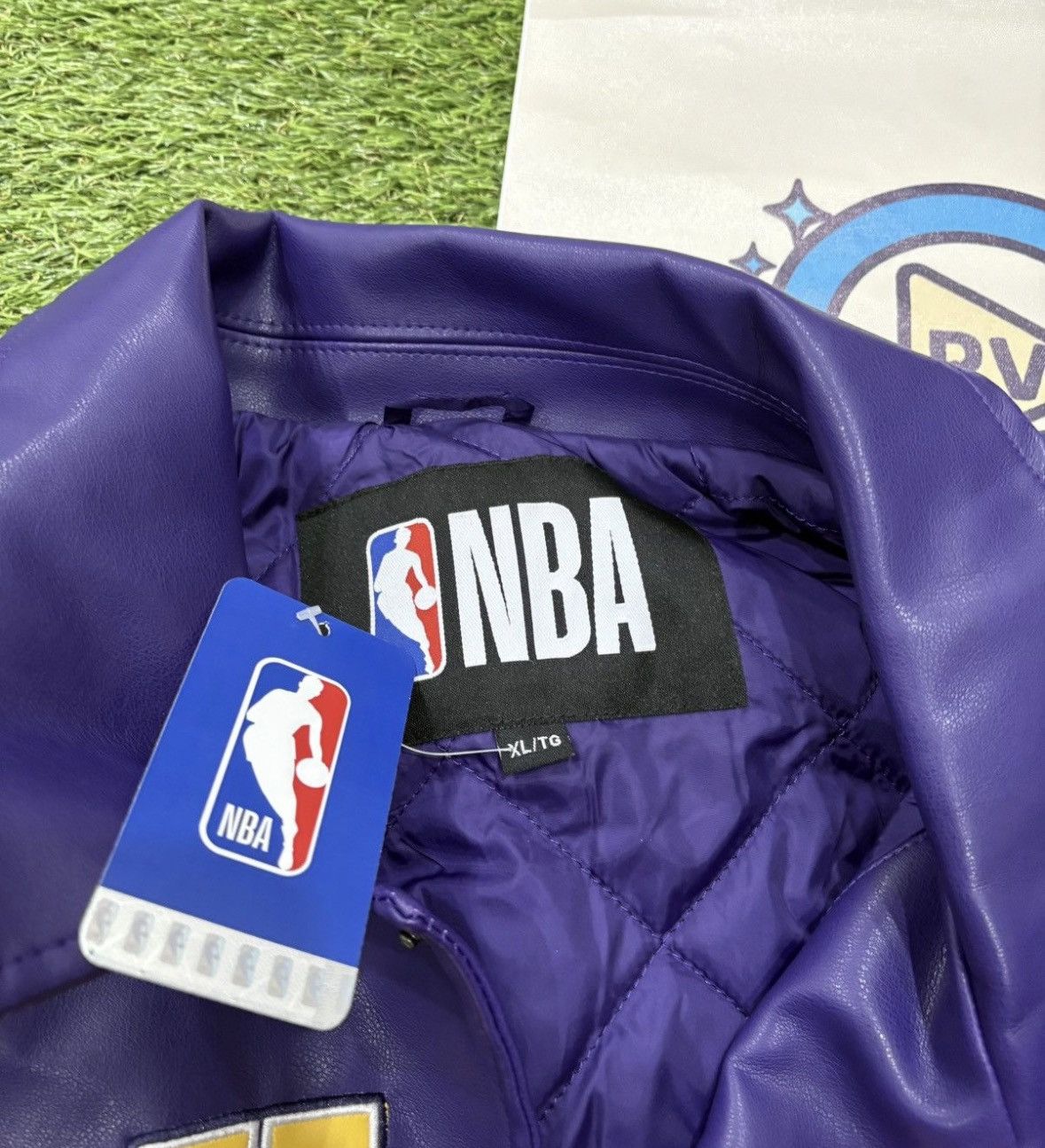 NBA LOS ANGELES LAKERS FAUX LEATHER JACKET Size US XL / EU 56 / 4 - 3 Thumbnail