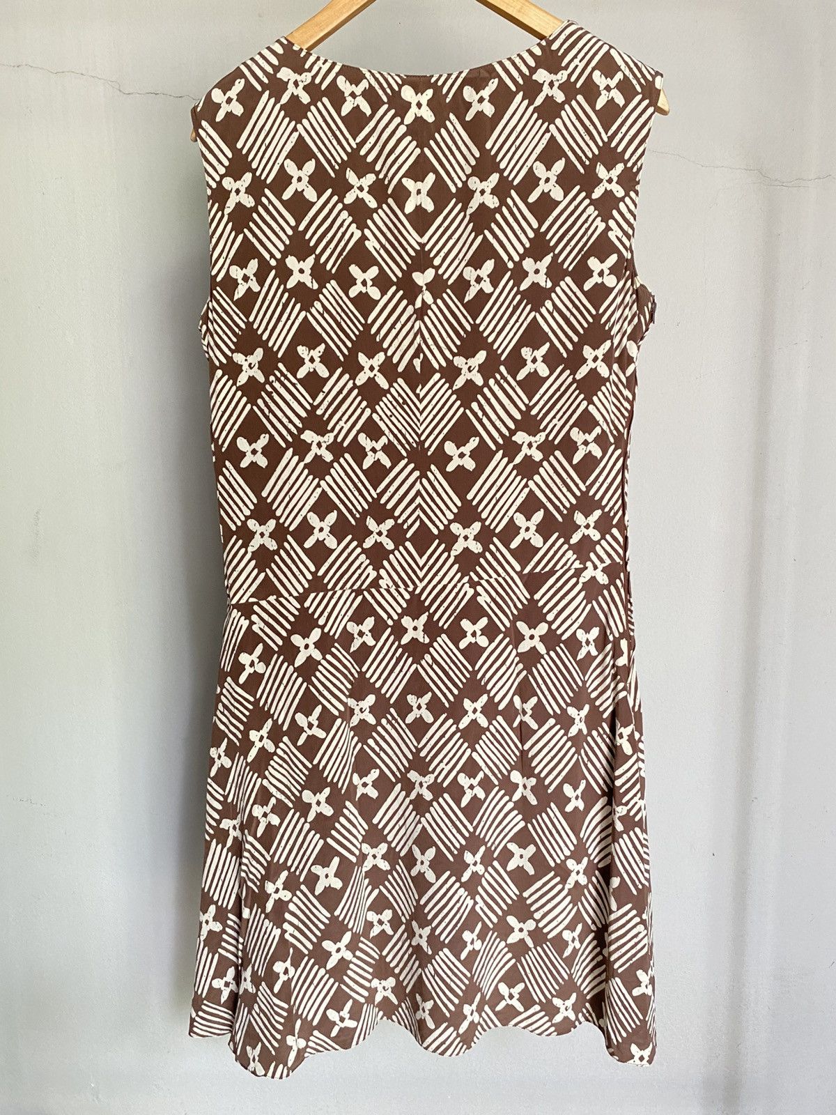 Valentino Boutique Brown and White Print Mini Dress is available for  purchase on au PAY Market - Imported Goods Online Store Co.Ltd. | au PAY  Market - Online Shopping Site
