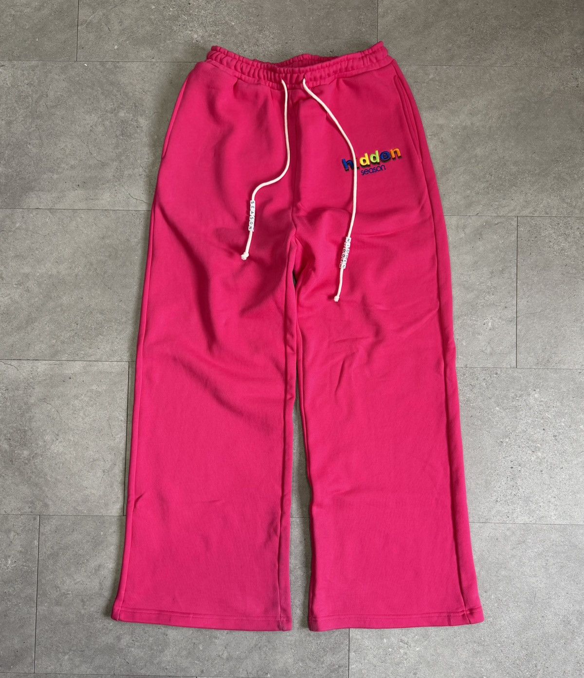 The GV Gallery Hidden Season baggy pink tracksuit bottoms Size US 38 / EU 54 - 1 Thumbnail