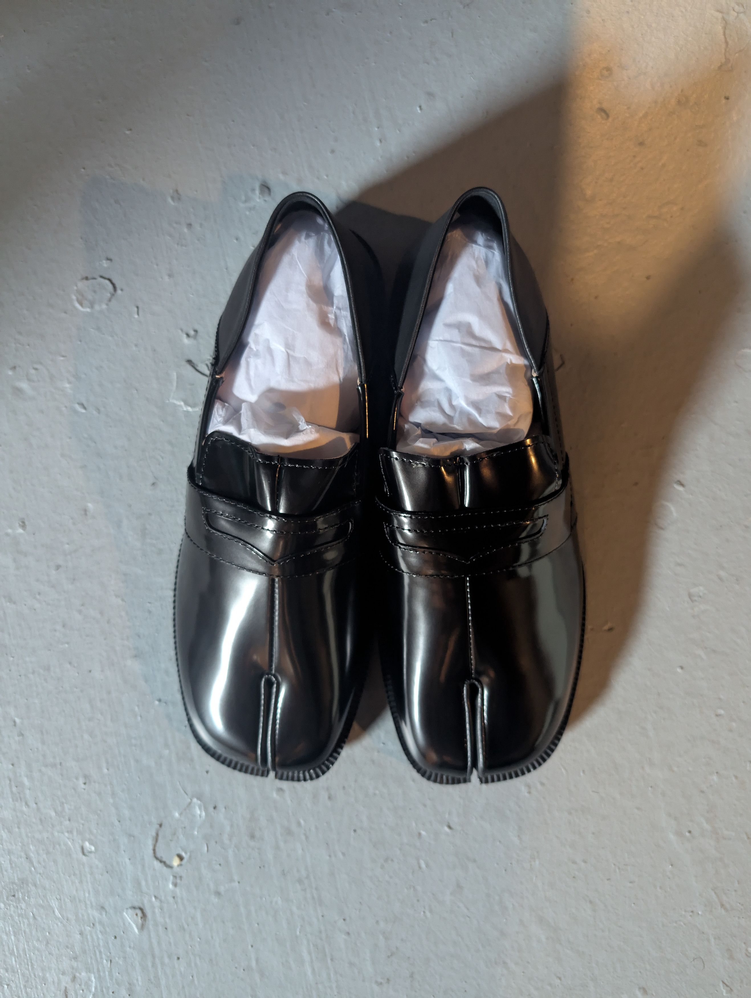 Tabi Footwear Vintage Black Tabi Flat Shoes Cow Leather, Unisex Size US 9.5 / EU 42-43 - 5 Thumbnail