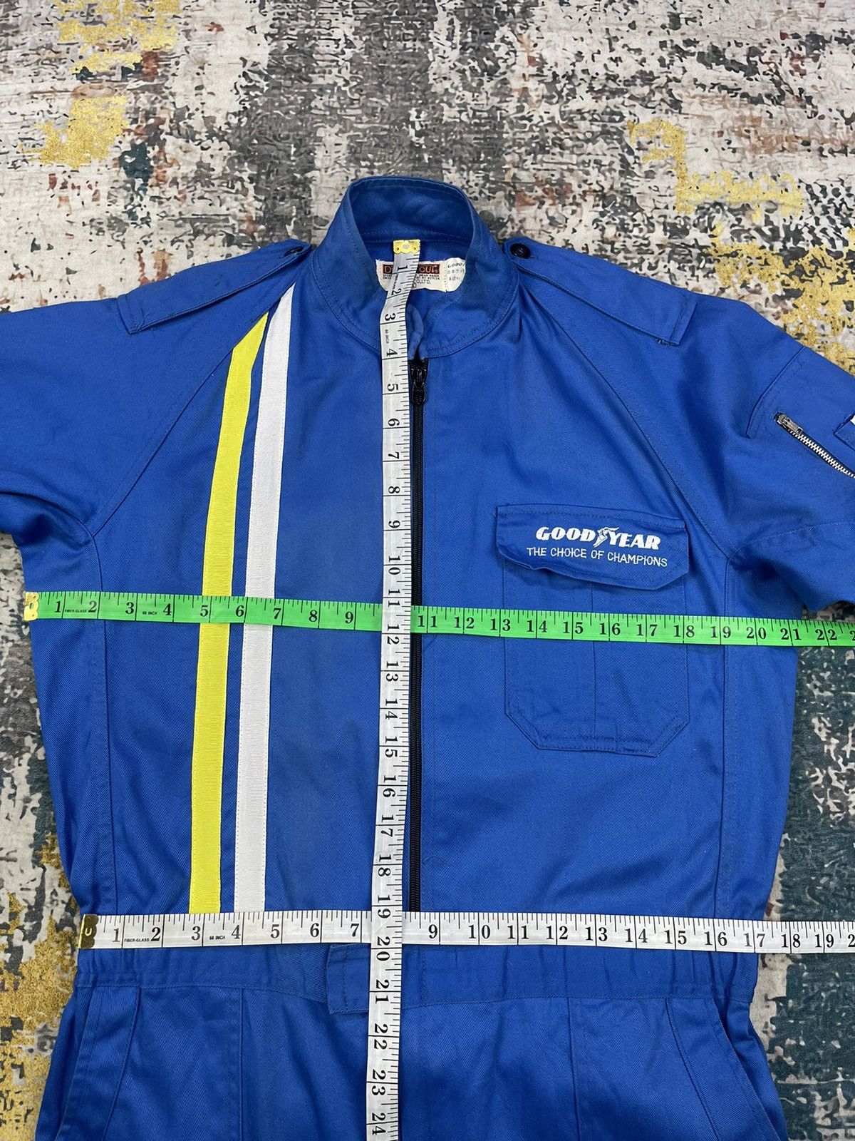 NASCAR Vintage Goodyear Back Hit Big Logo Mechanic Coveralls Size US 35 - 12 Thumbnail