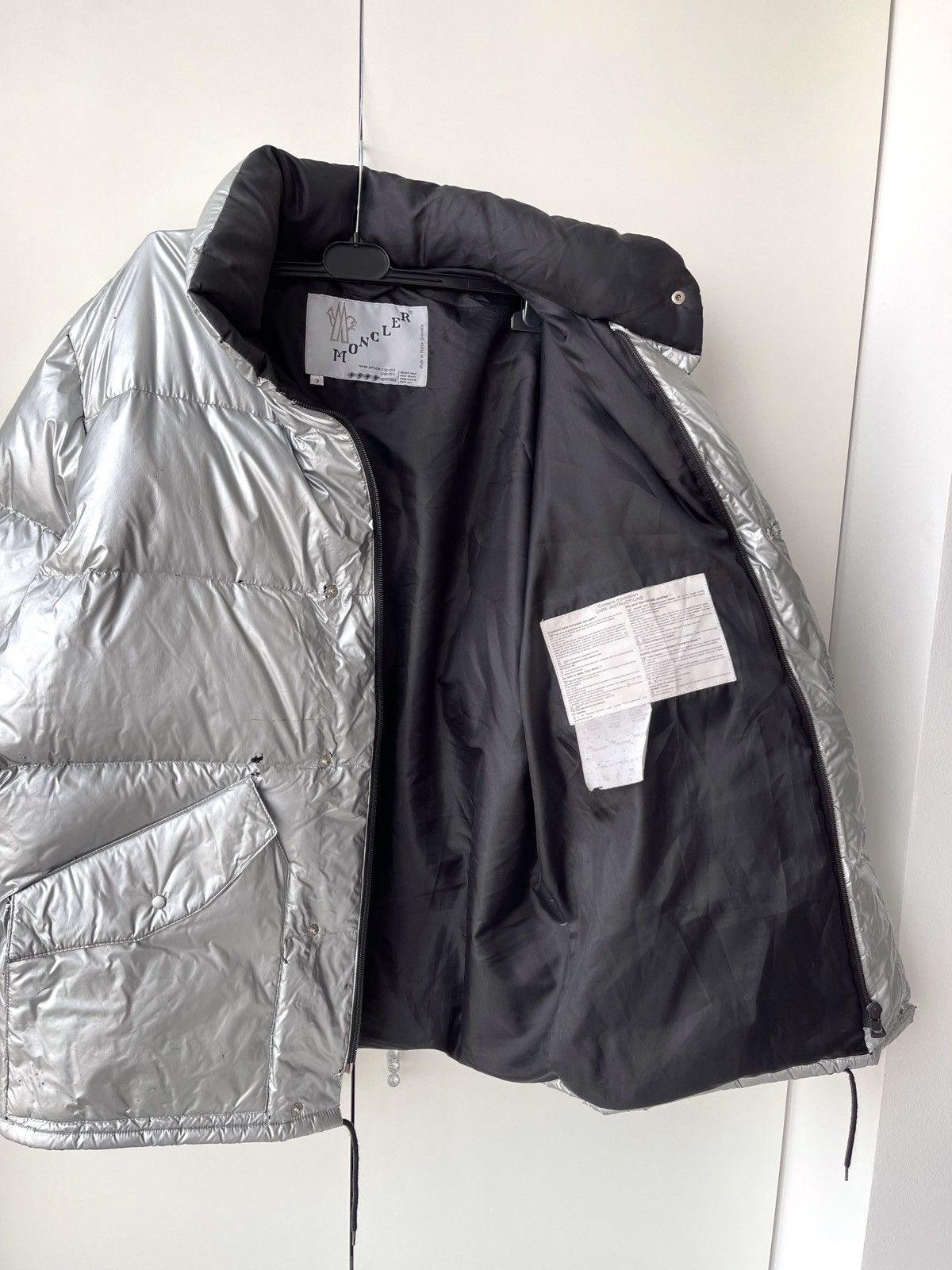 Moncler Vintage Moncler Grenoble Silver Puffer Jacket Down 90’s Size US L / EU 52-54 / 3 - 10 Thumbnail