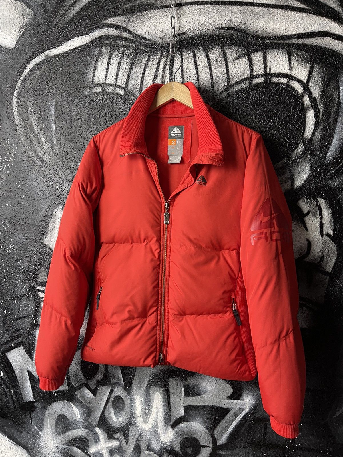 Nike ACG Nike ACG Y2K Vintage Red Puffer Down Jacket Women’s Size M Size M / US 6-8 / IT 42-44 - 2 Thumbnail