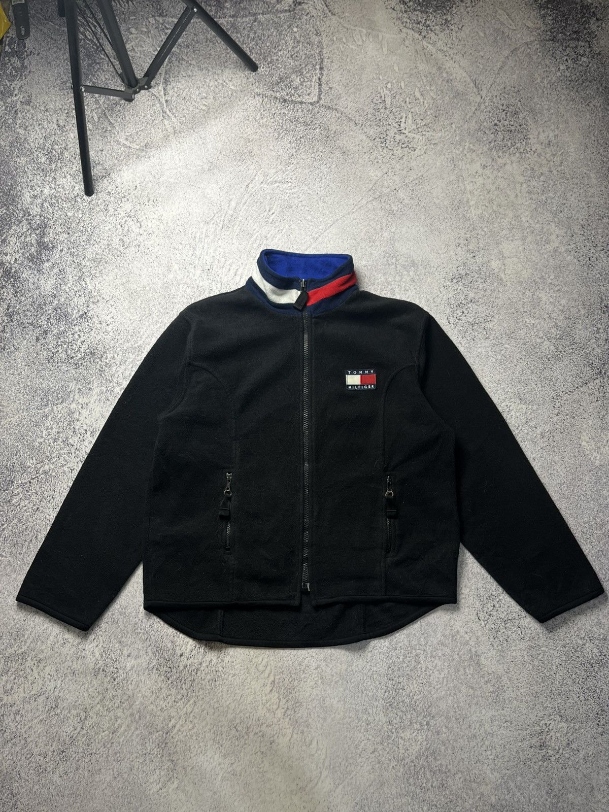 Other Vintage Tommy Hilfiger Fleece Jacket Big Logo Y2K Size US L / EU 52-54 / 3 - 9 Thumbnail