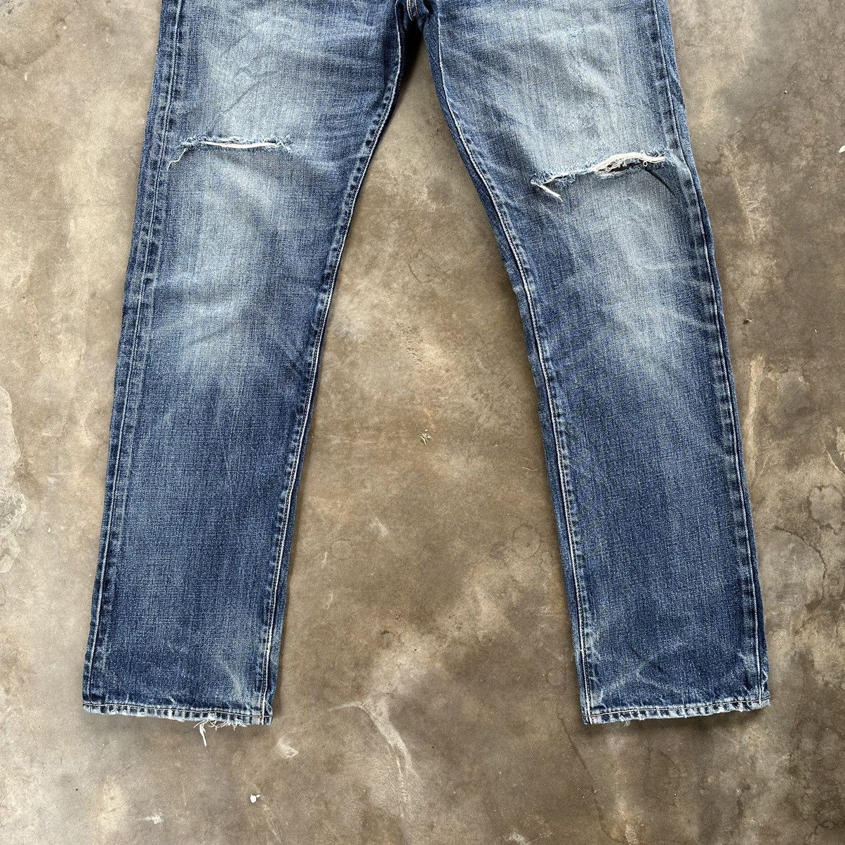 Levi's Vintage Levi’s 501 Distressed Faded Denim Jean Pant W33 Size US 33 - 2 Thumbnail