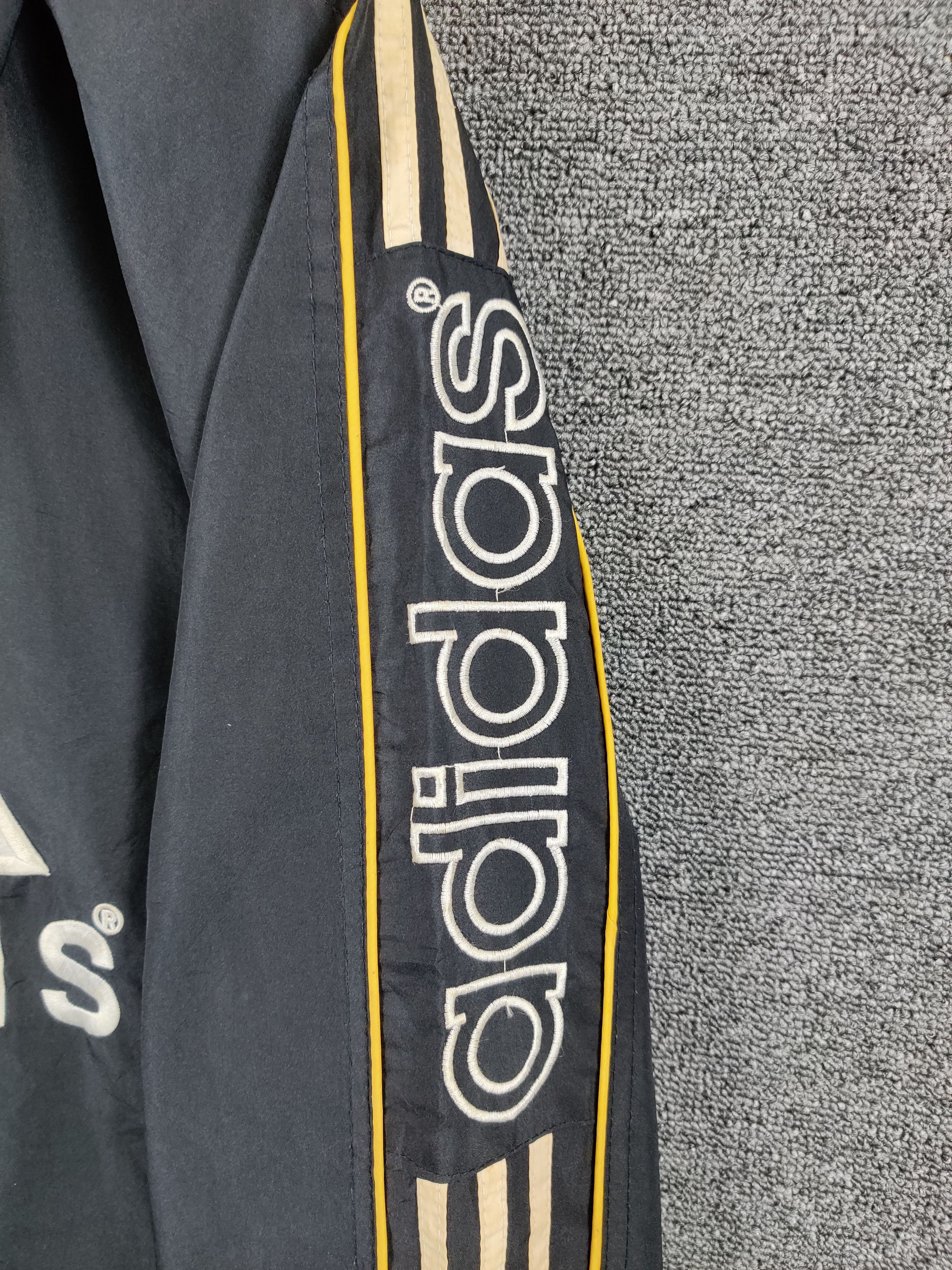 Adidas Vintage Adidas Windbreaker Light Jacket Size US XL / EU 56 / 4 - 3 Thumbnail