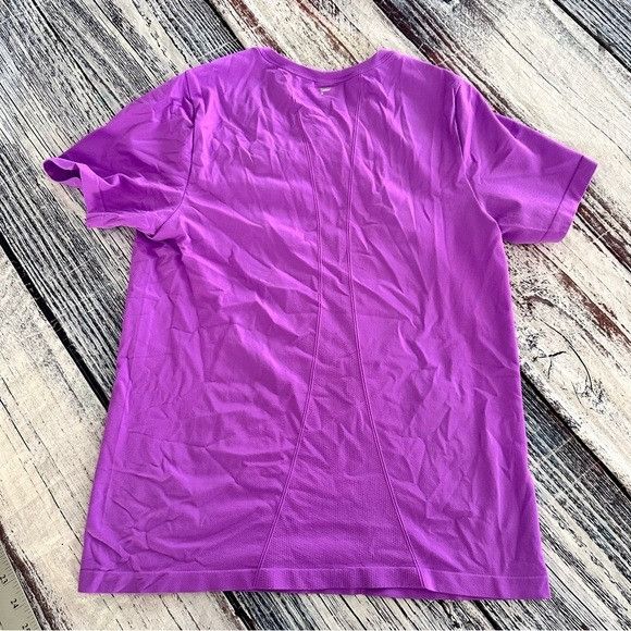 Fabletics Fabletics Neon Violet Feather Tech Performance Women's Shor Size M / US 6-8 / IT 42-44 - 4 Thumbnail