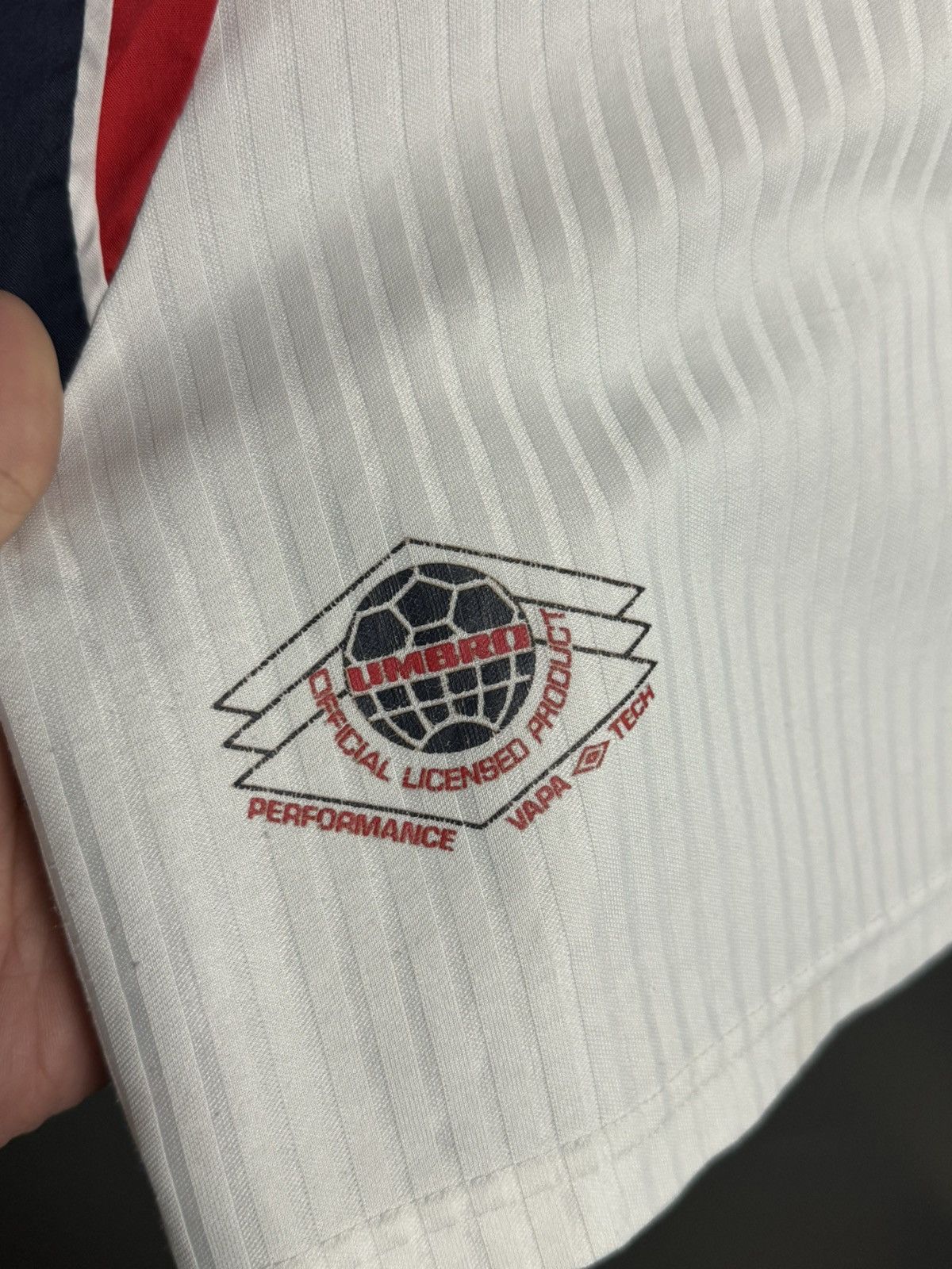Umbro England National Team 97/99 Home Shearer Football Jersey Size US L / EU 52-54 / 3 - 5 Thumbnail