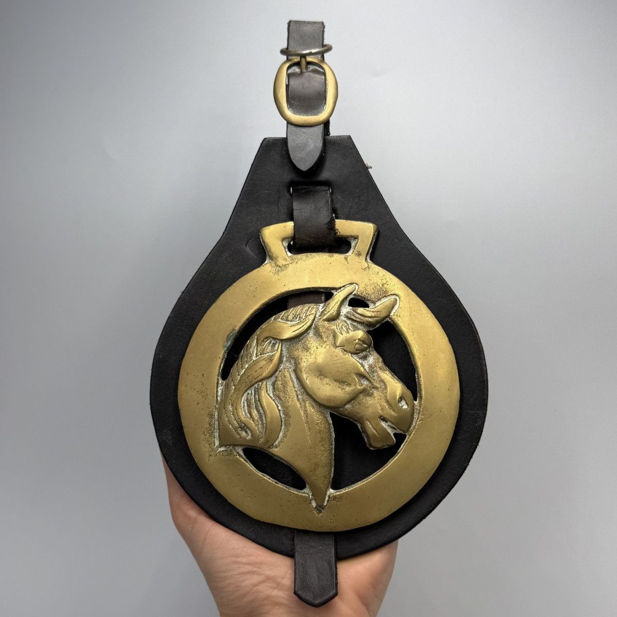 Vintage Vintage Horse Brass Medallion Leather Martingale Horse Head Size ONE SIZE - 1 Thumbnail