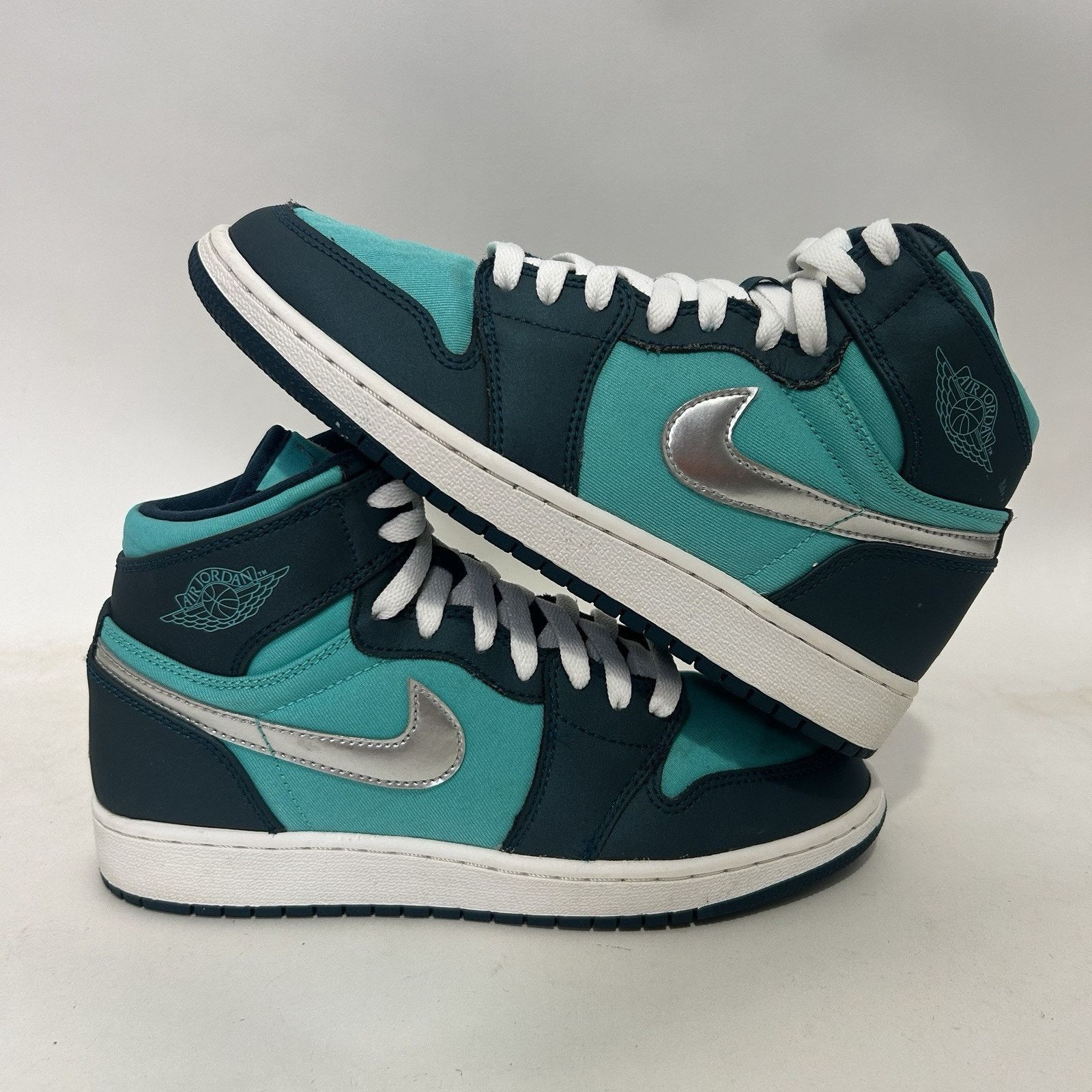 Nike Nike Air Jordan 1 Retro High GG “Hyper Jade” Size US 7.5 / IT 37.5 - 1 Thumbnail