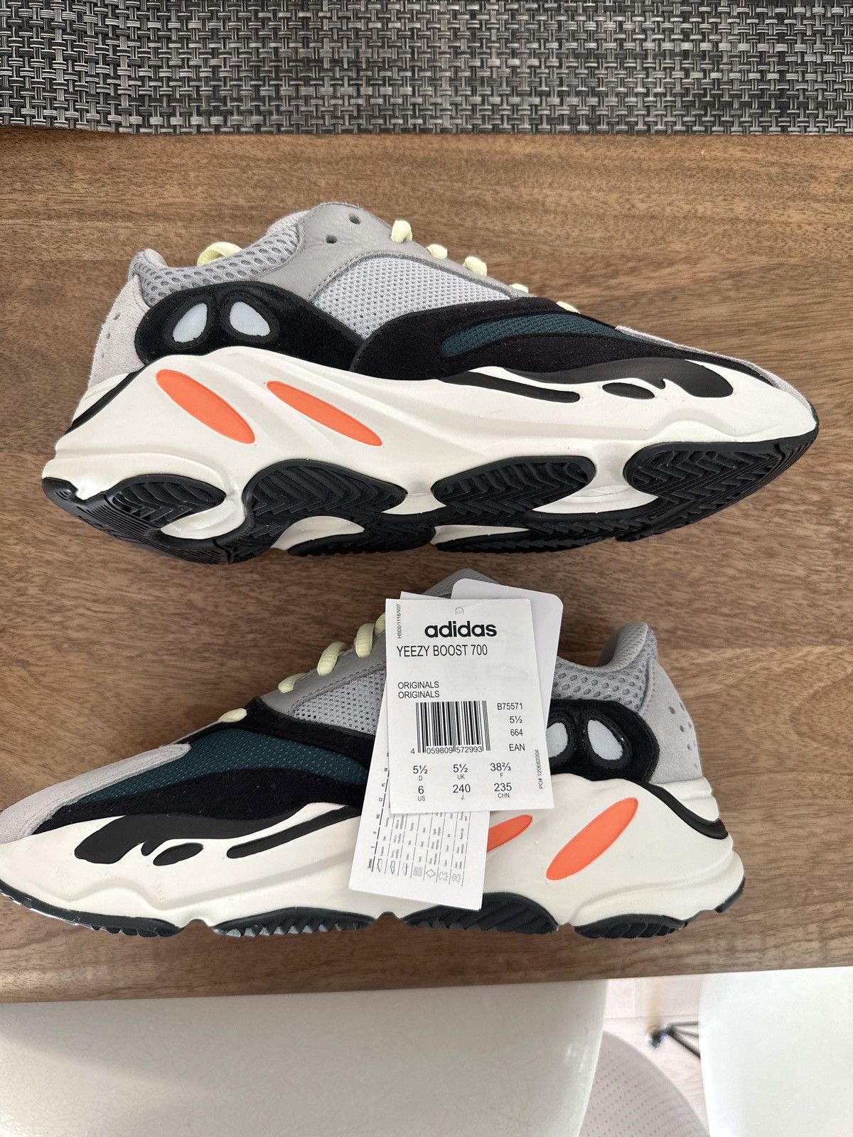 Adidas × Yeezy Yeezy Boost 700 Wave Runner Size US 6 / EU 39 - 2 Thumbnail