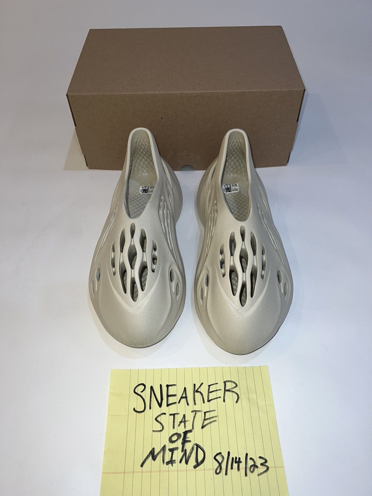 Adidas × Kanye West BRAND NEW ADIDAS YEEZY FOAM RUNNER SAND SIZE: 11 Size US 11 / EU 44 - 4 Thumbnail