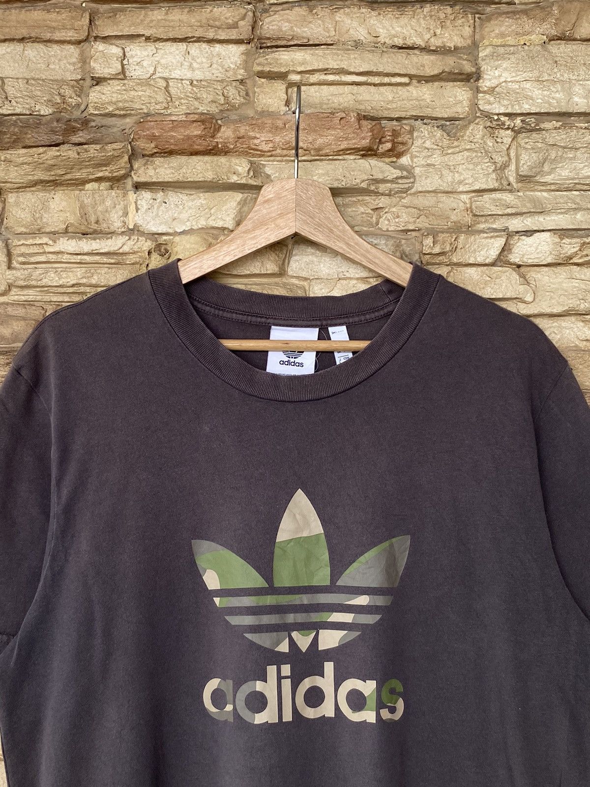 Adidas Adidas Trefoil Big Logo Camo Tshirt Size US L / EU 52-54 / 3 - 4 Thumbnail