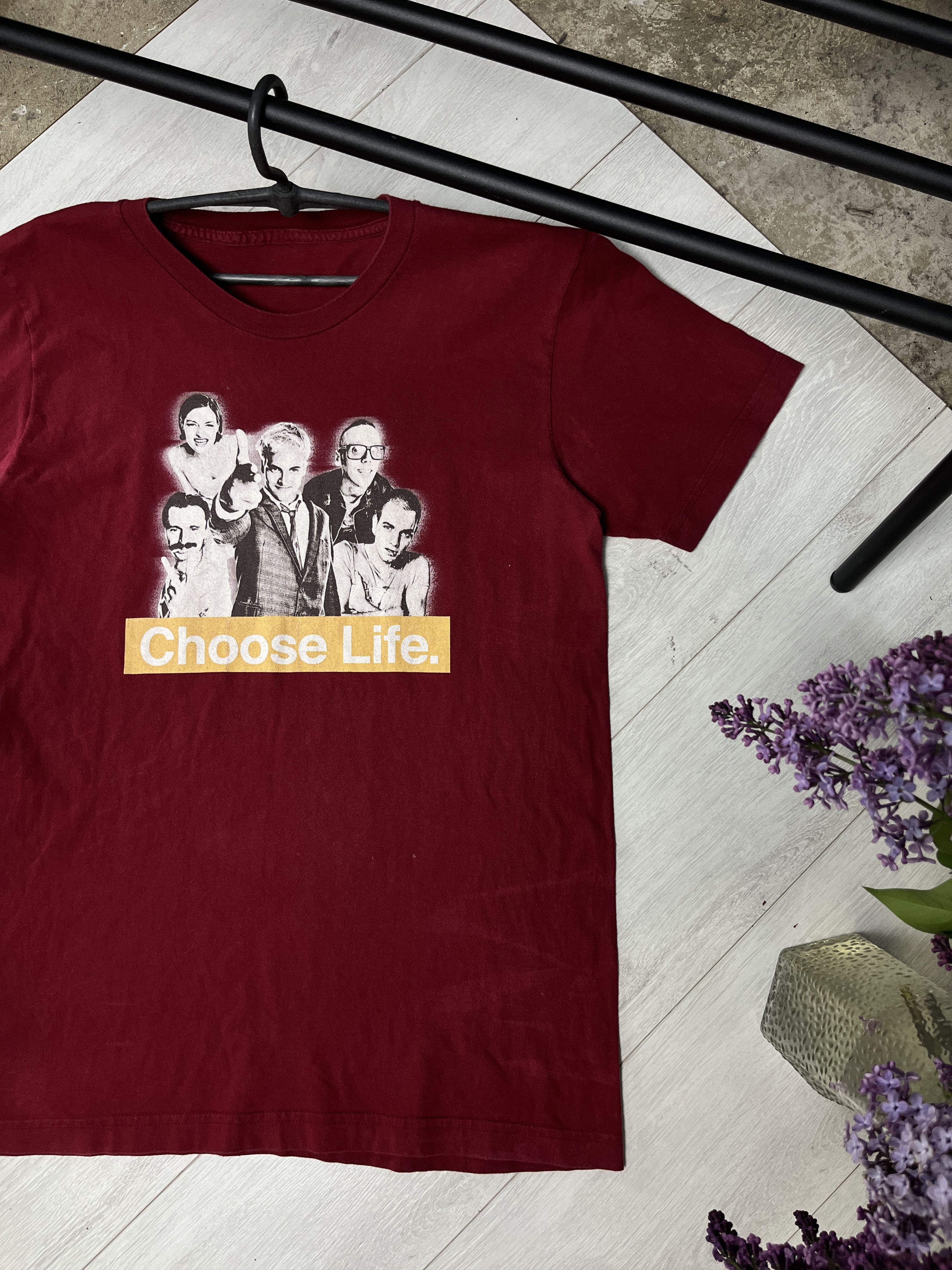 Vintage 1990s TRAINSPOTTING CHOOSE LIFE CAST PHOTO TEE - № 953 Size US M / EU 48-50 / 2 - 2 Thumbnail