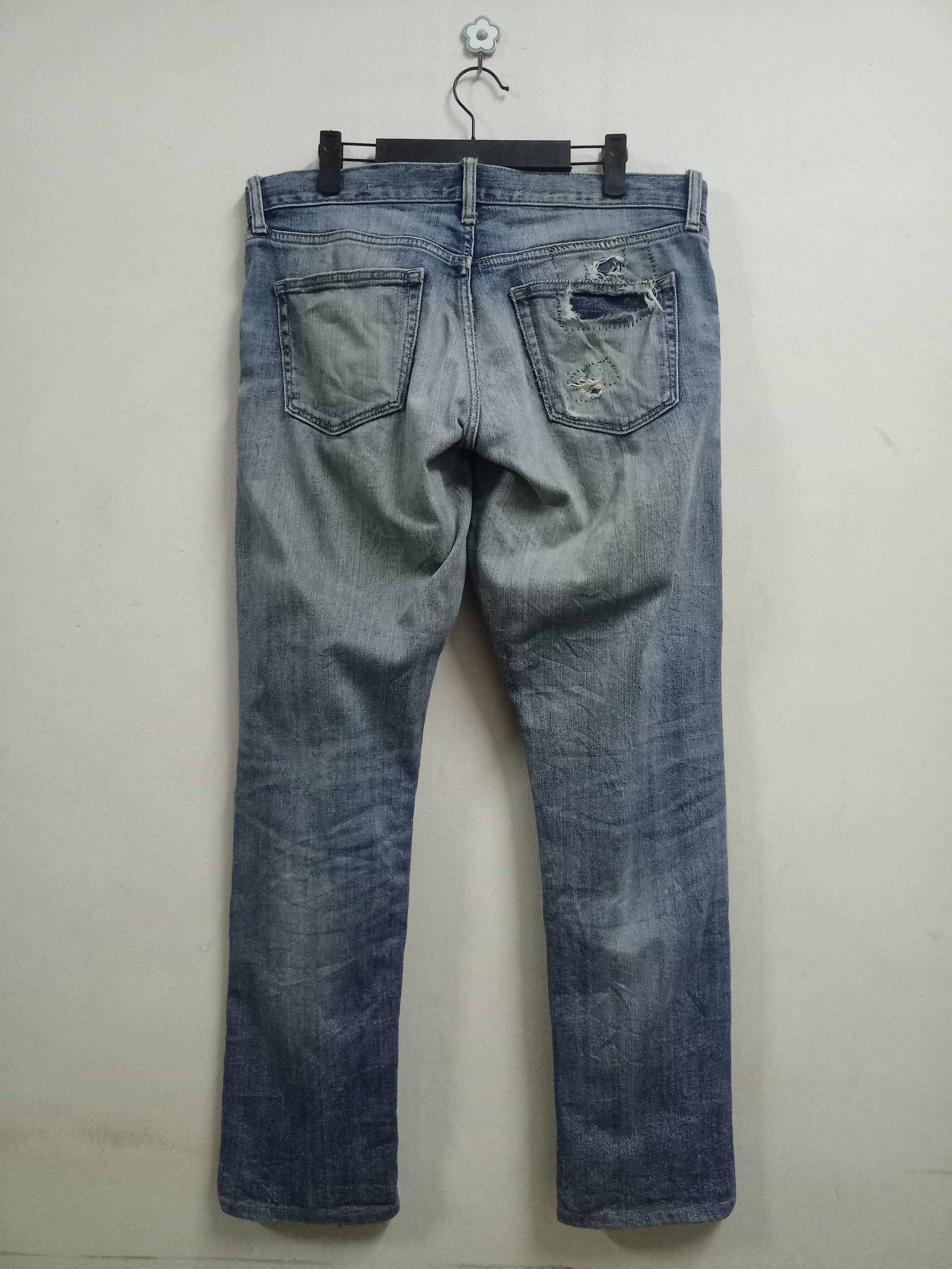 Japanese Brand × Uniqlo Vintage Japanese Uniqlo Blue Wash Distressed Selvedge Jeans Size US 35 - 2 Thumbnail