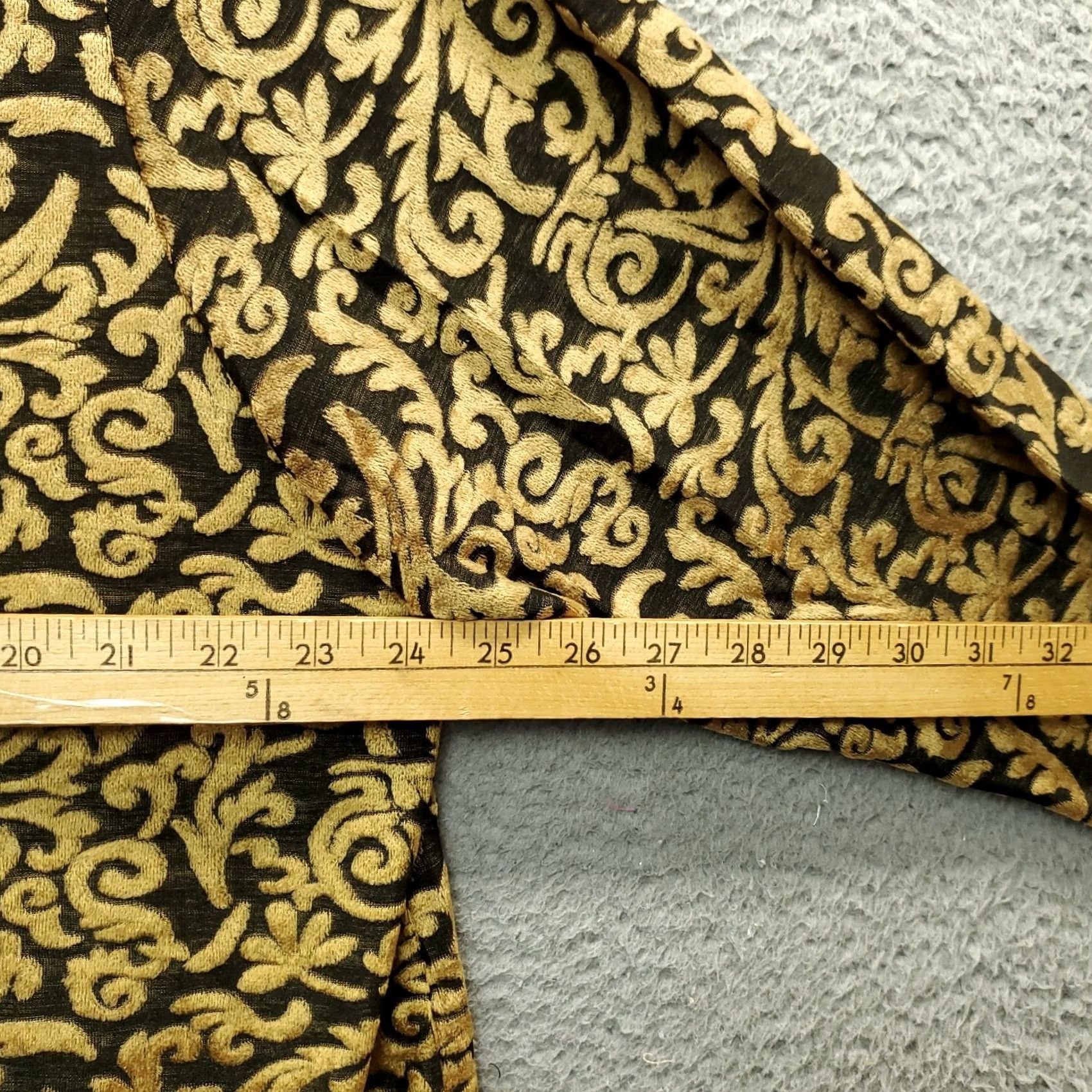 Diane von Furstenberg Diane von Furstenberg Blouse Womens 2X Velvet Burnout Design Multi Geometric Button-Up Shirt Womens Size 2X Color Multicolor Clothing Mens Womens Size XXL / US 16-18 / IT 52-54 - 7 Thumbnail
