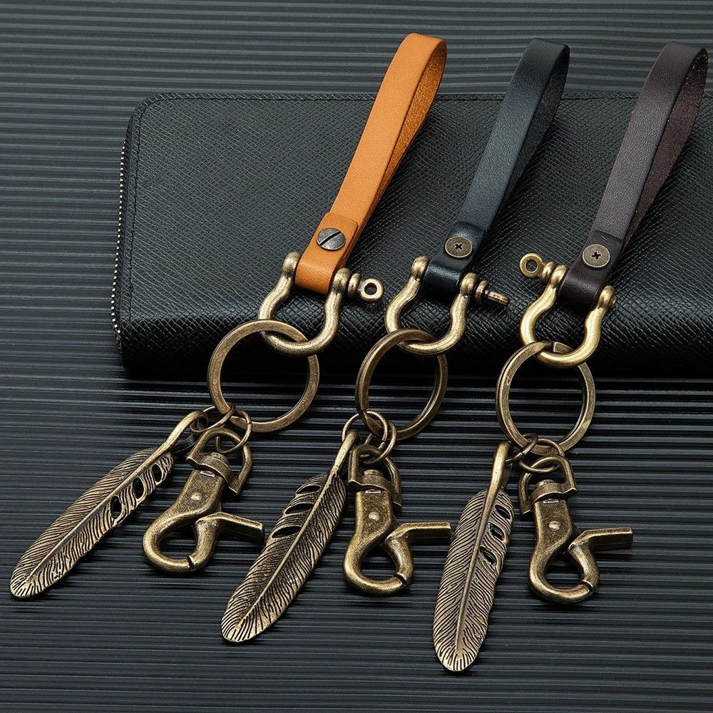 Other Feather Leather Shackle Keychain Buckle Keyring Holder Size ONE SIZE - 1 Thumbnail