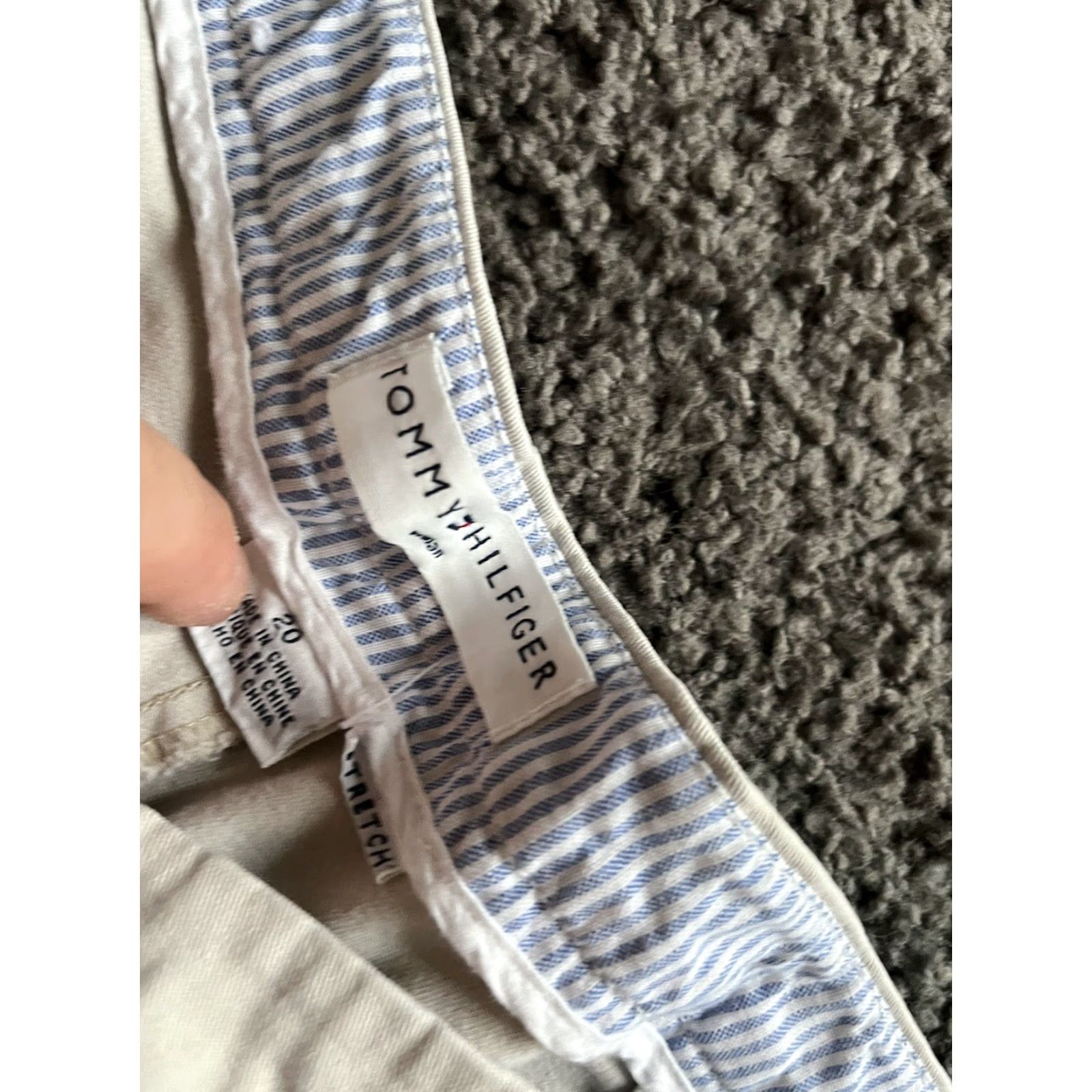 Tommy Hilfiger VINTAGE Tommy Hilfiger Pants Women’s 20 Beige Straight Leg Lightweight Flat Front Size 42" / US 20 - 5 Thumbnail