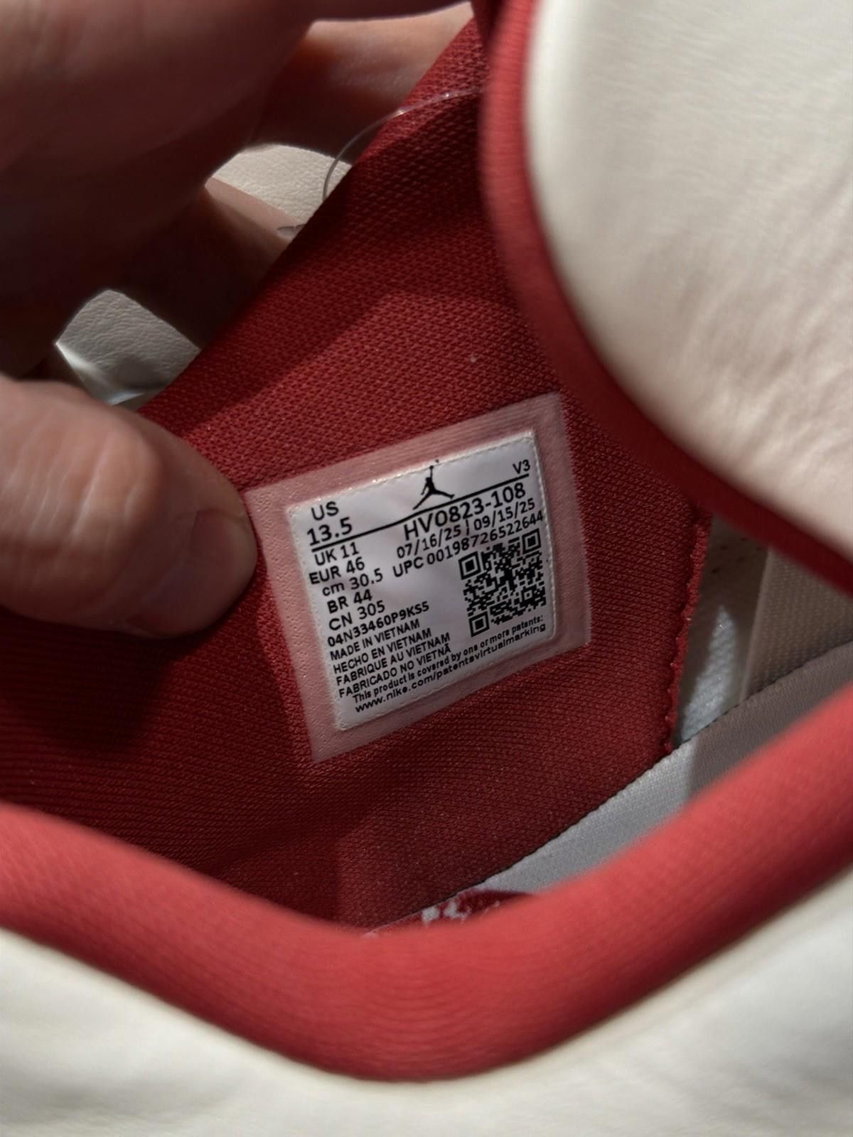 Jordan Brand Nike Air Jordan 4 Retro Valentines Day Size 13.5W / 12M Size US 12 / IT 42 - 12 Thumbnail