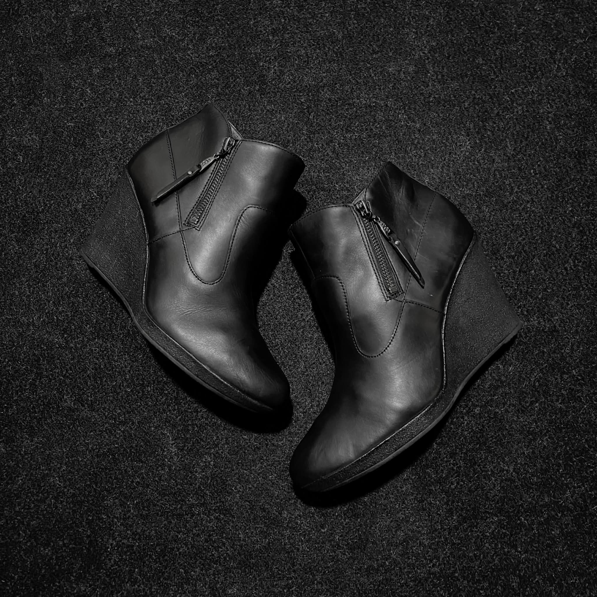 UGG Meredith Leather Wedge Bootie Ash Wedge Style