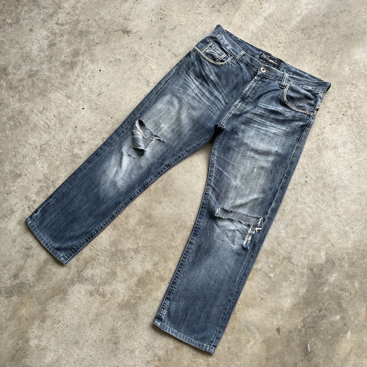 Japanese Brand Vintage Distressed Japanese Faded Denim Jeans Pants W35x28.5 Size US 35 - 2 Thumbnail