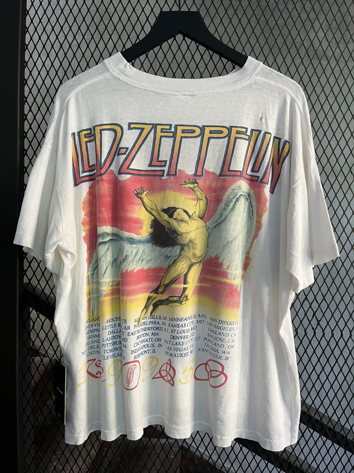 image of Band Tees x Led Zeppelin 1995 Led Zeppelin Robert Plant Jimmy Page No Quarter Tee in White (Size XL