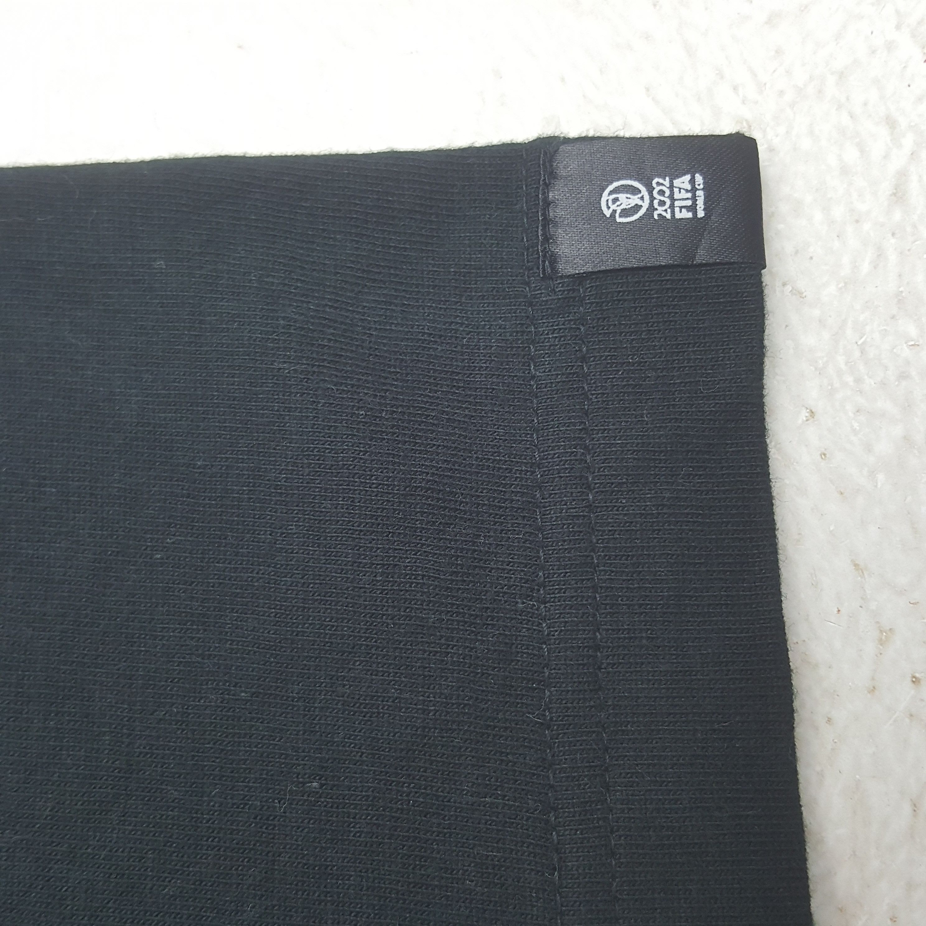 Other Vintage Korea Japan 17th 2002 Fifa World Club Tshirt Size US L / EU 52-54 / 3 - 10 Thumbnail