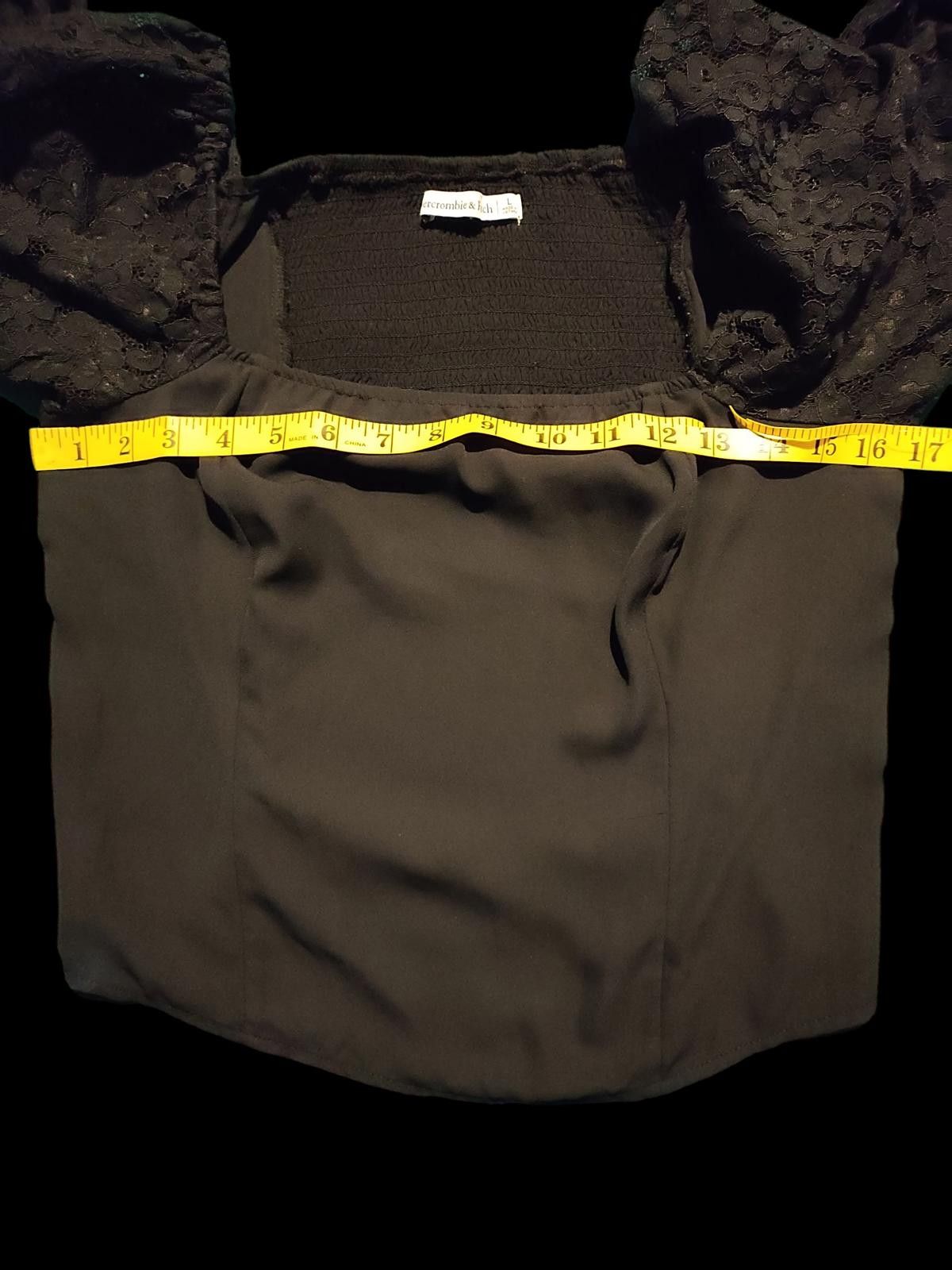 Abercrombie & Fitch Abercrombie & Fitch Women's Smocked Lace-Sleeve Top Size L / US 10 / IT 46 - 8 Thumbnail