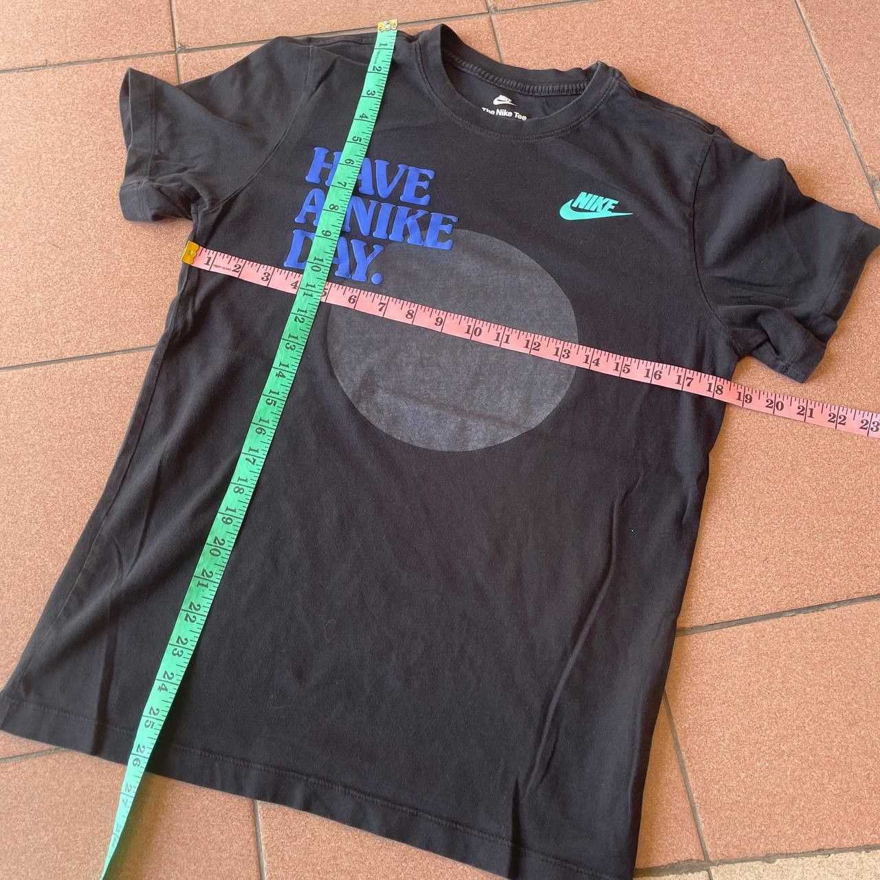 Nike ⭐️SALE⭐️ [S] NIKE SPORTWEAR TSHIRT GRAPHIC RUN SPORT Size US S / EU 44-46 / 1 - 3 Thumbnail