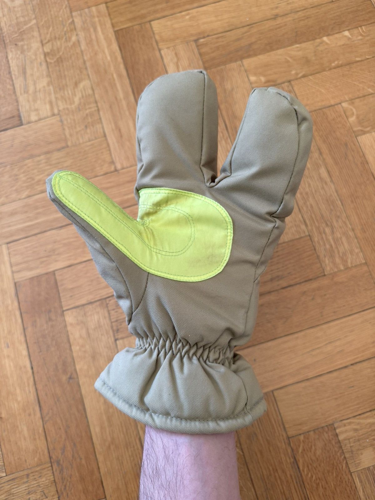 Walter Van Beirendonck WALTER VAN BEIRENDONCK three-finger cut gloves FW98 Size ONE SIZE - 5 Thumbnail