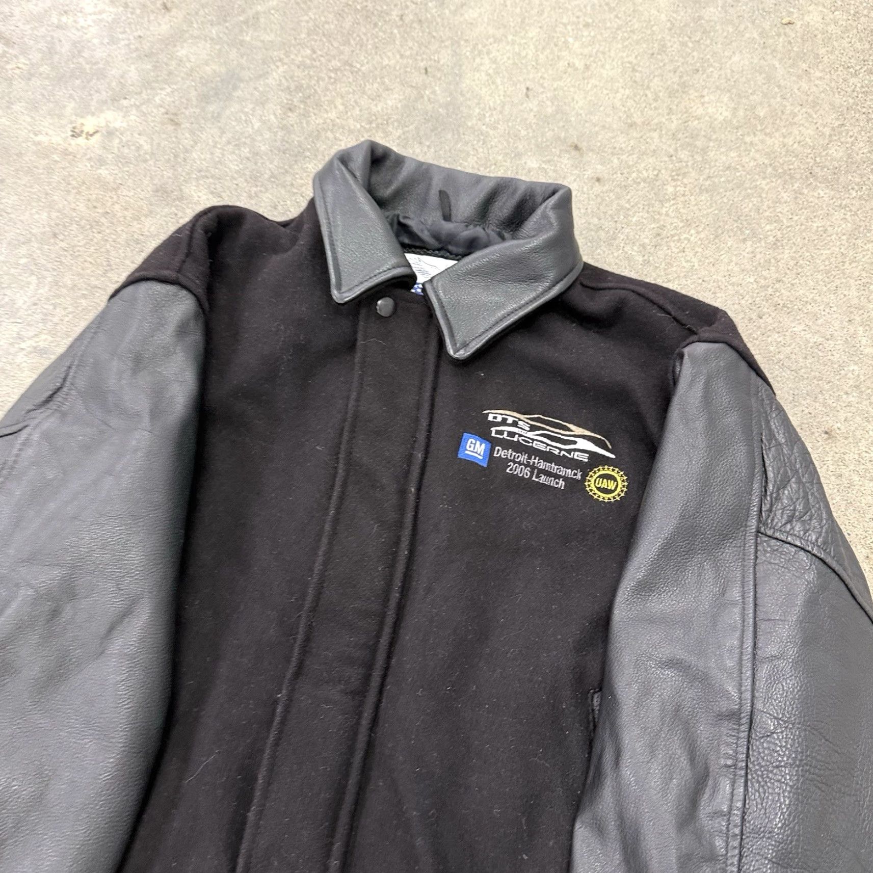 Vintage VINTAGE Cadillac Varsity Jacket Men’s Small S Black Wool & Leather sleeves 2006 DTS & Lucerne Launch Size US S / EU 44-46 / 1 - 5 Thumbnail