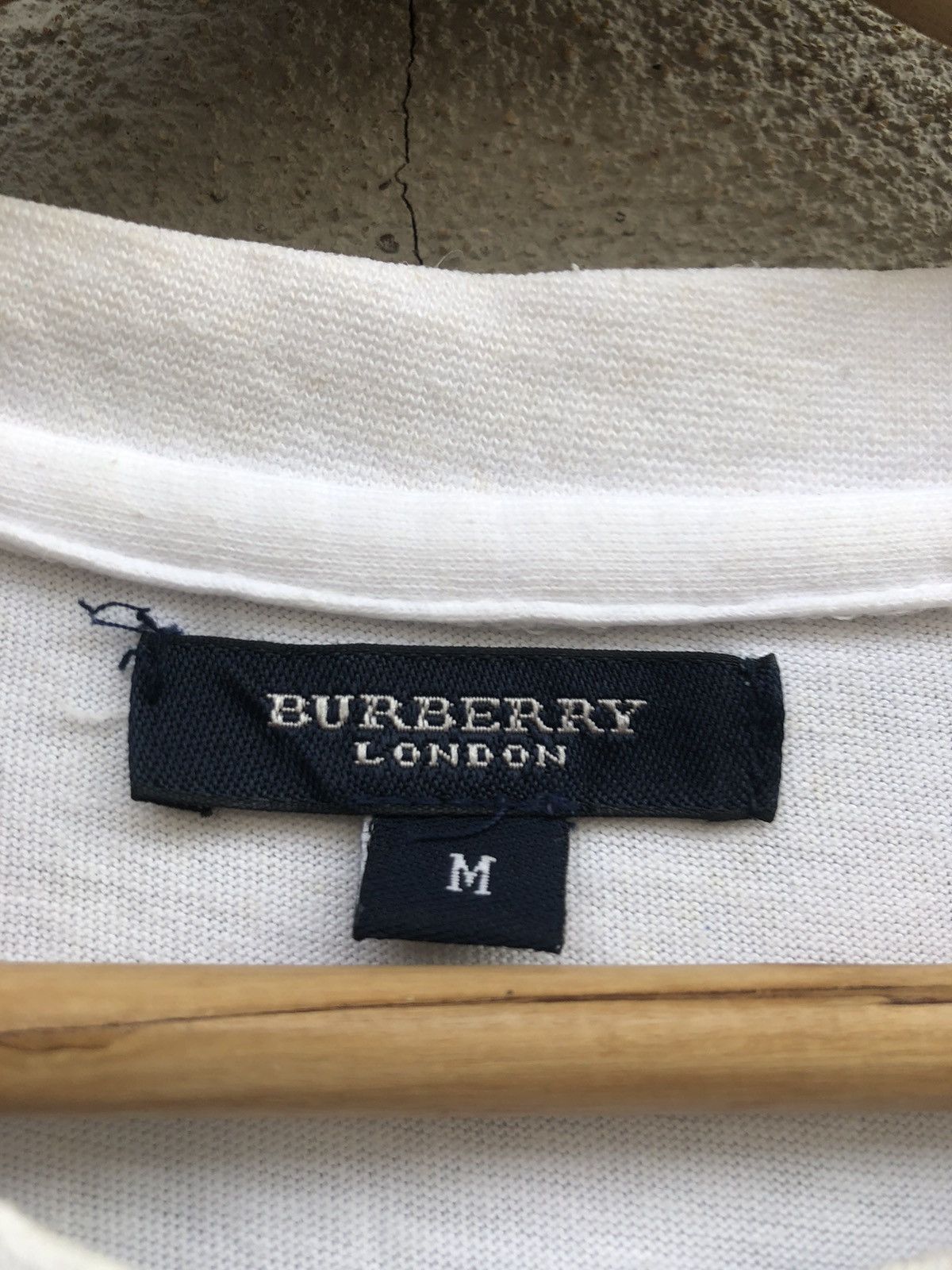 Burberry Burberry Of London Spellout Tshirt Size US M / EU 48-50 / 2 - 2 Thumbnail