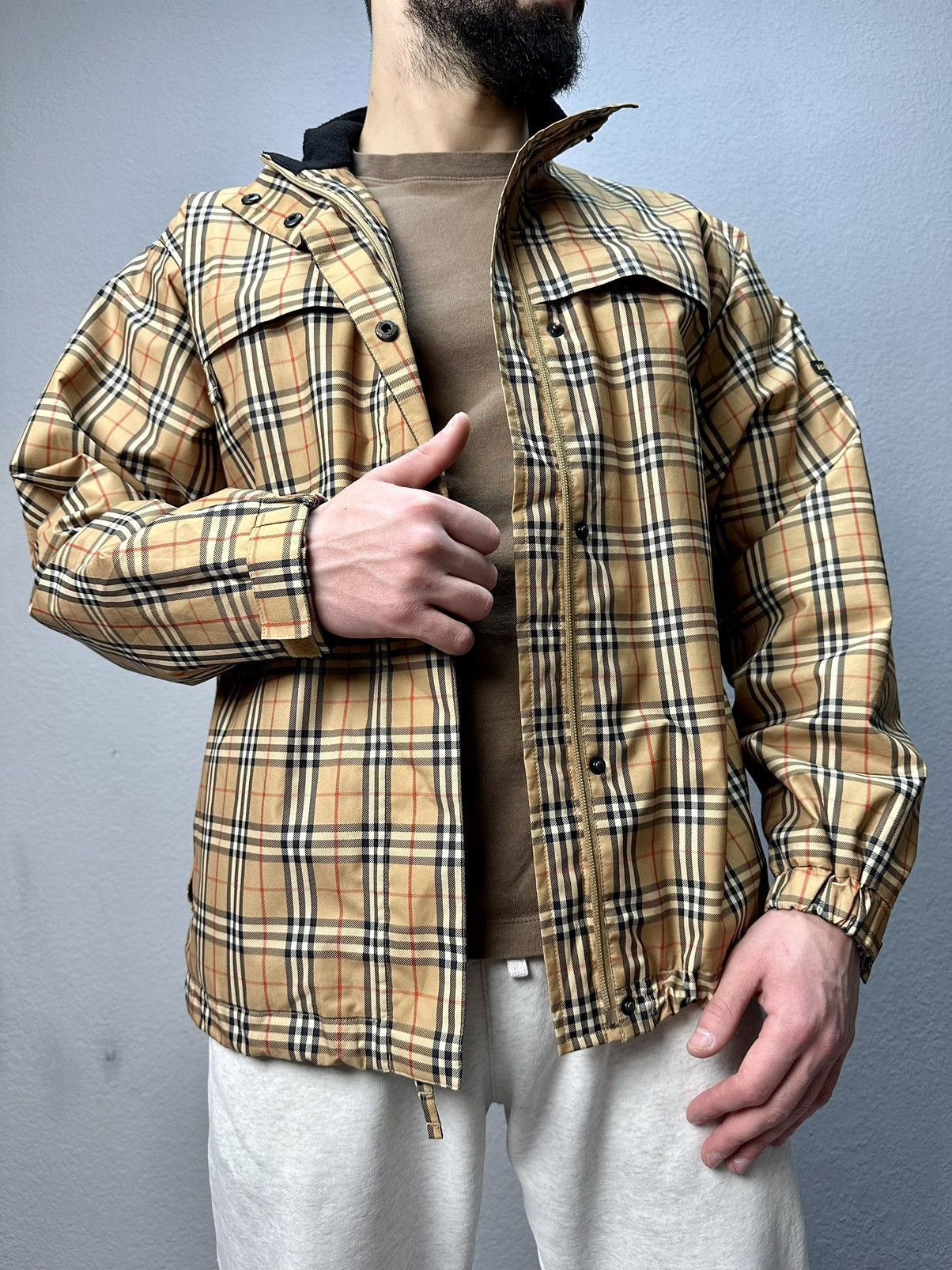 image of Burberry Golf Full Nova Check Gore-Tex Jacket in Beige, Men's (Size Small)