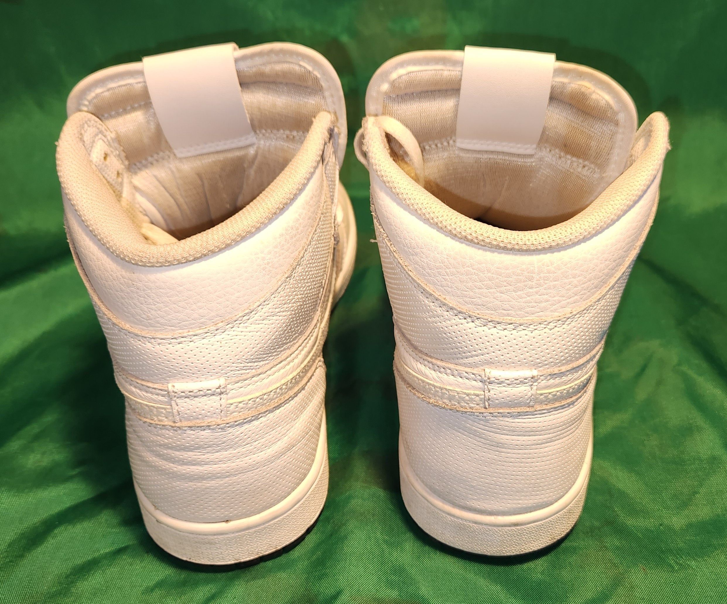 Nike Nike Jordan 1 Retro White Perforated - Size 8 Size US 8 / EU 41 - 5 Thumbnail