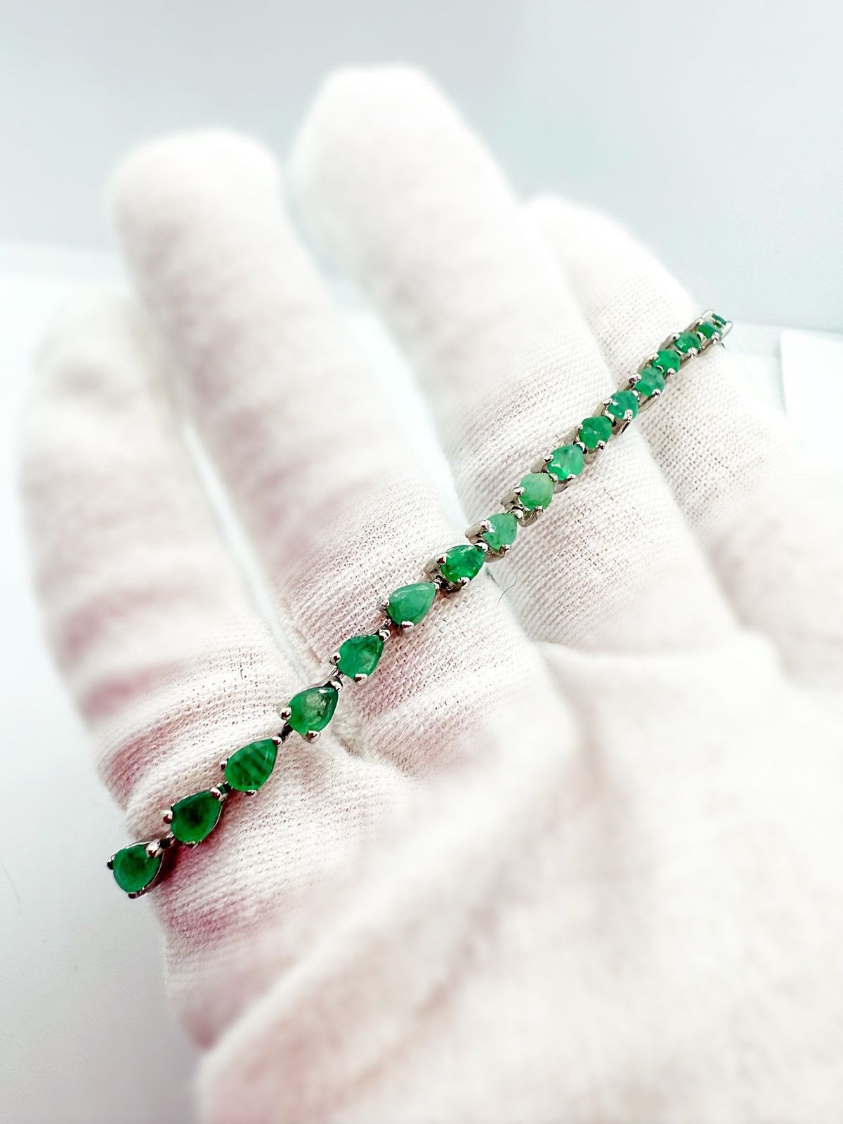 Nordstrom 14k White Gold over Silver Genuine Emerald Jadeite Bracelet! Size ONE SIZE - 2 Thumbnail