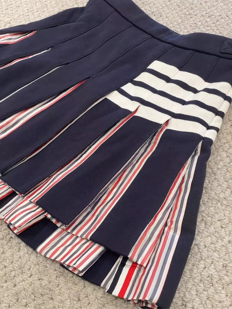 Thom Browne Thom Browne A pleated skirt Size 26" / US 2 / IT 38 - 2 Thumbnail