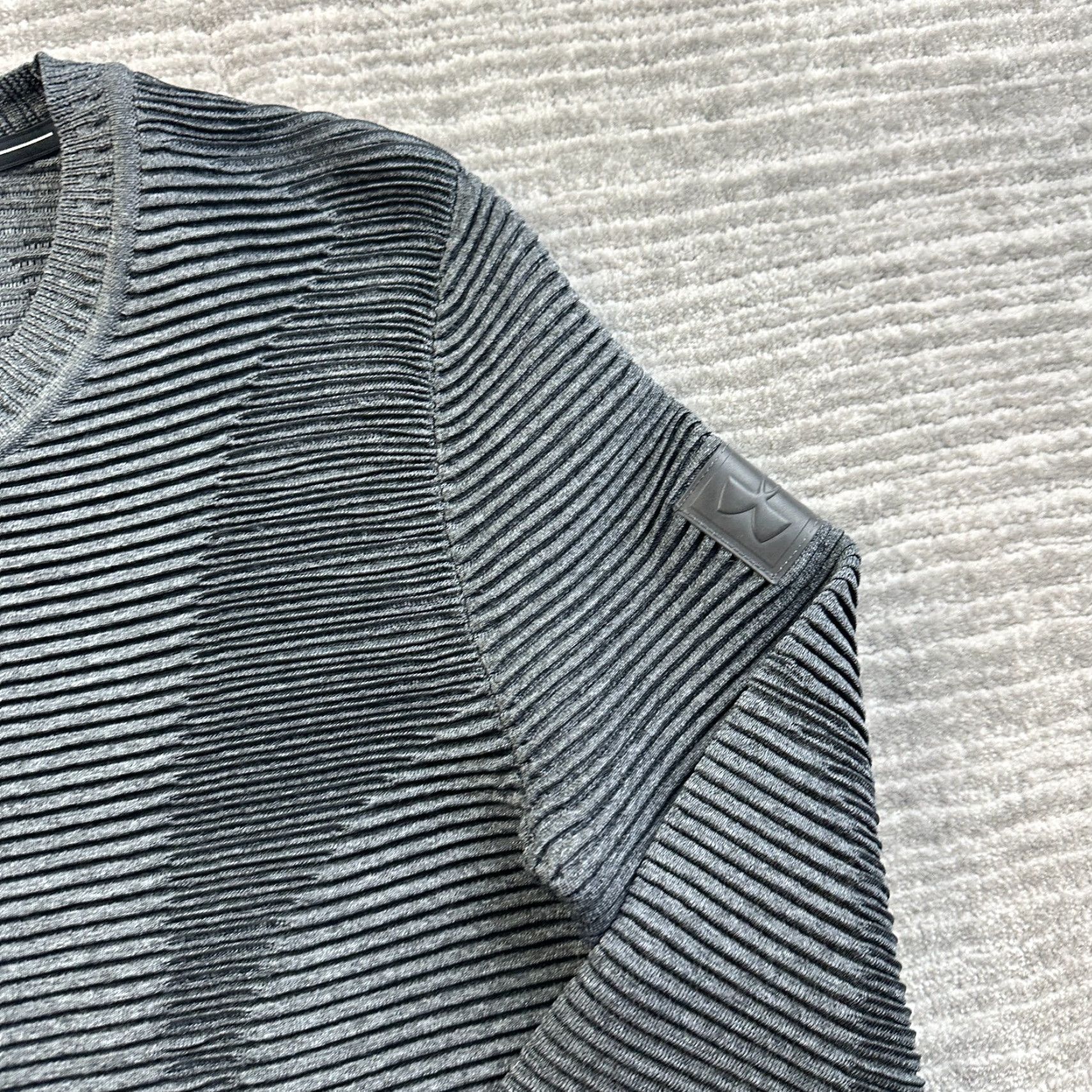 Under Armour Under Armour Sweatshirt Ladies L Gray Pullover Intelliknit Activewear Crew Size L / US 10 / IT 46 - 4 Thumbnail