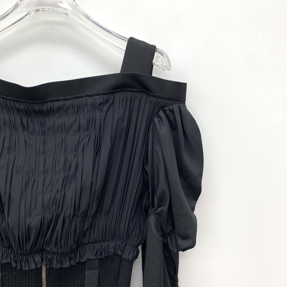 Louis Vuitton Louis Vuitton Off-shoulder Silk Long Sleeve Dress K26WX Size S / US 4 / IT 40 - 3 Thumbnail