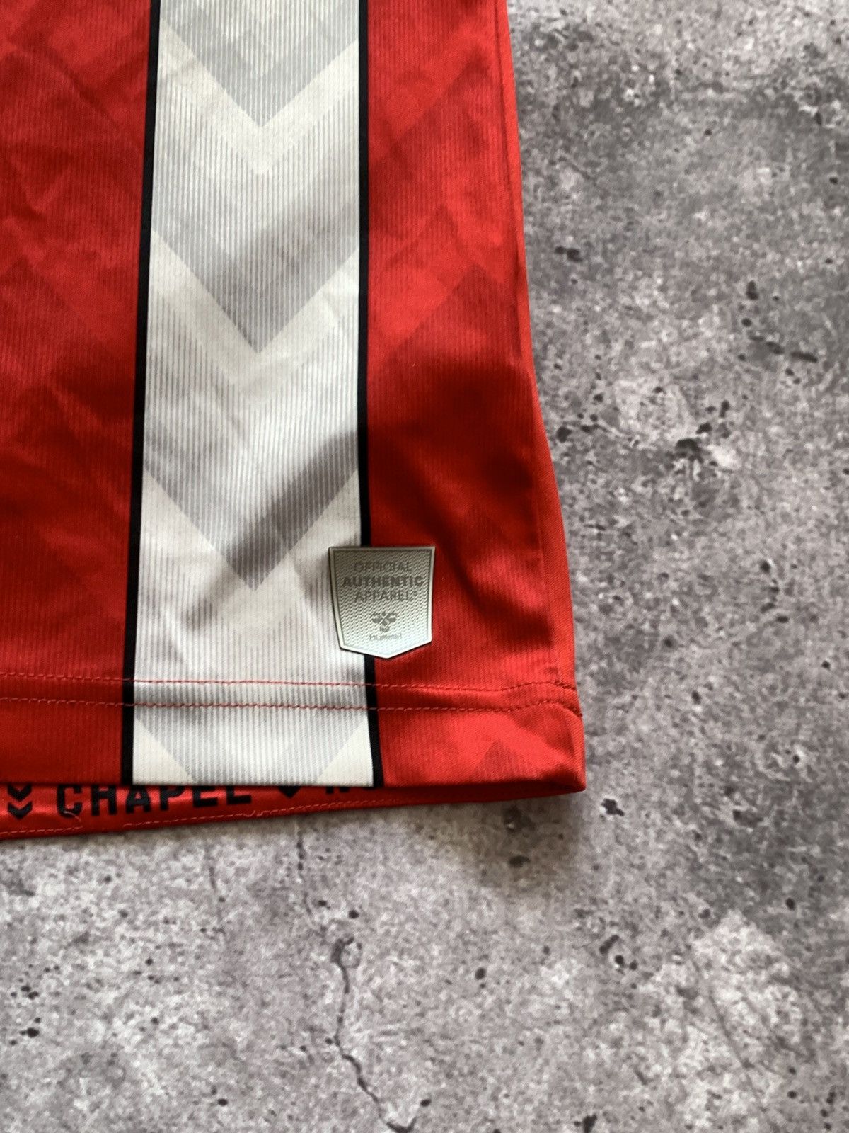 Hummel 🔥HUMMEL SOUTHAMPTON 2021/22 HOME SOCCER SHIRT Size US L / EU 52-54 / 3 - 9 Thumbnail
