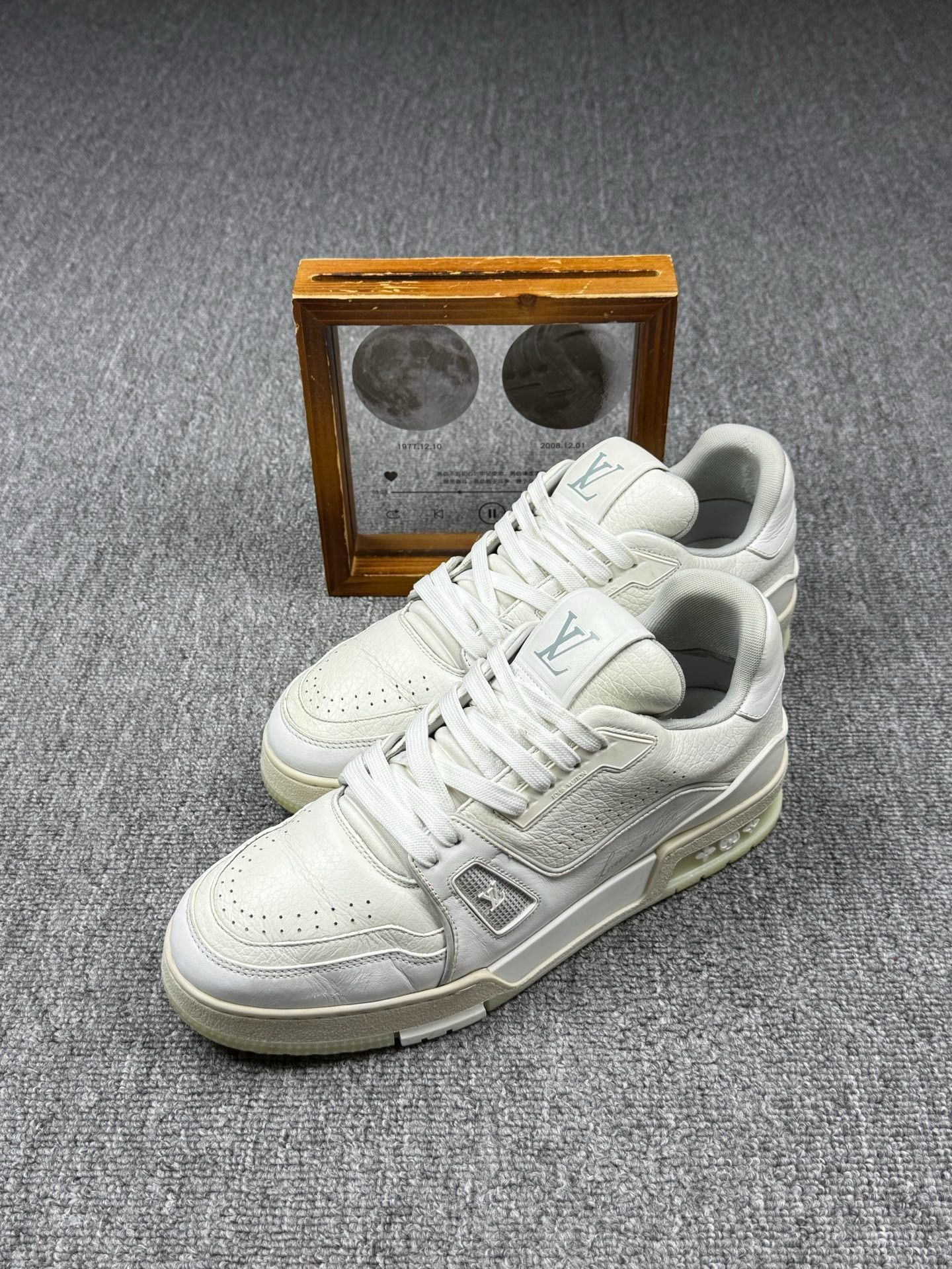 Louis Vuitton Louis Vuitton Training White Lowtop Sneakers 7 Men Size US 7 / EU 40 - 1 Thumbnail