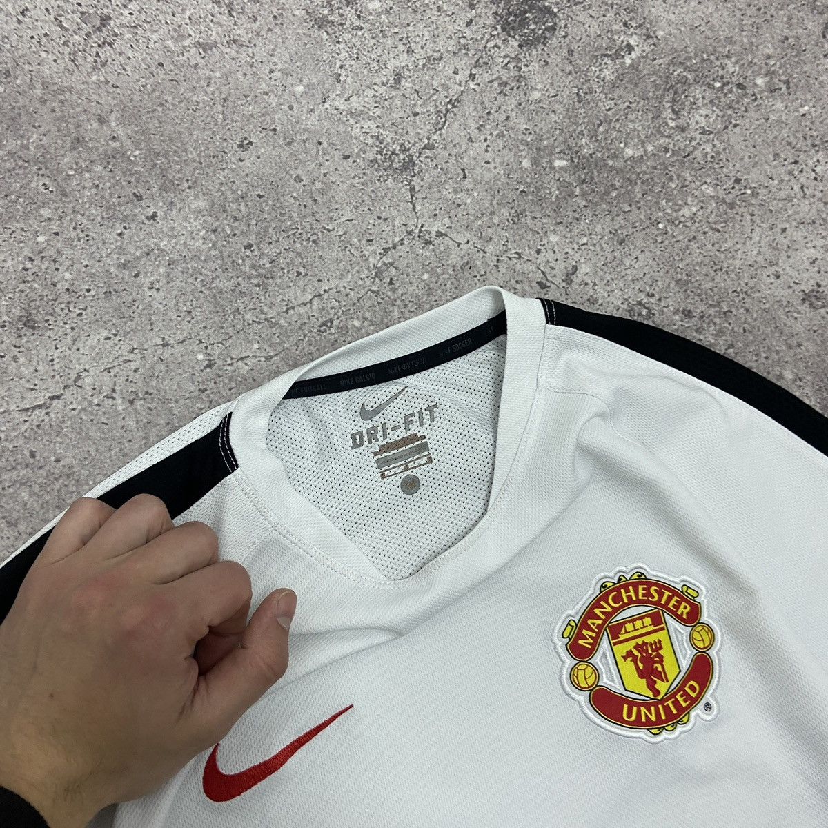 Vintage Vintage 00s Manchester United Training jersey white nike y2k Size US M / EU 48-50 / 2 - 7 Thumbnail