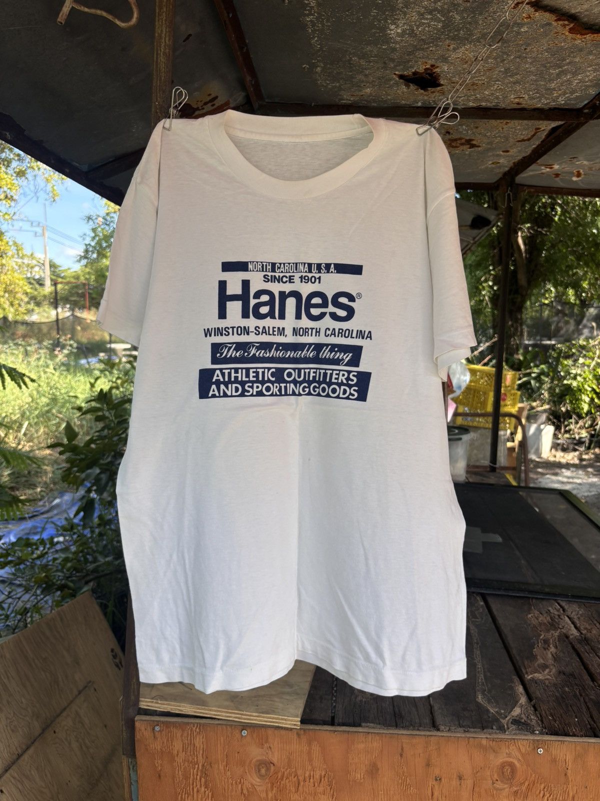 Vintage Hanes logo 90’s tee