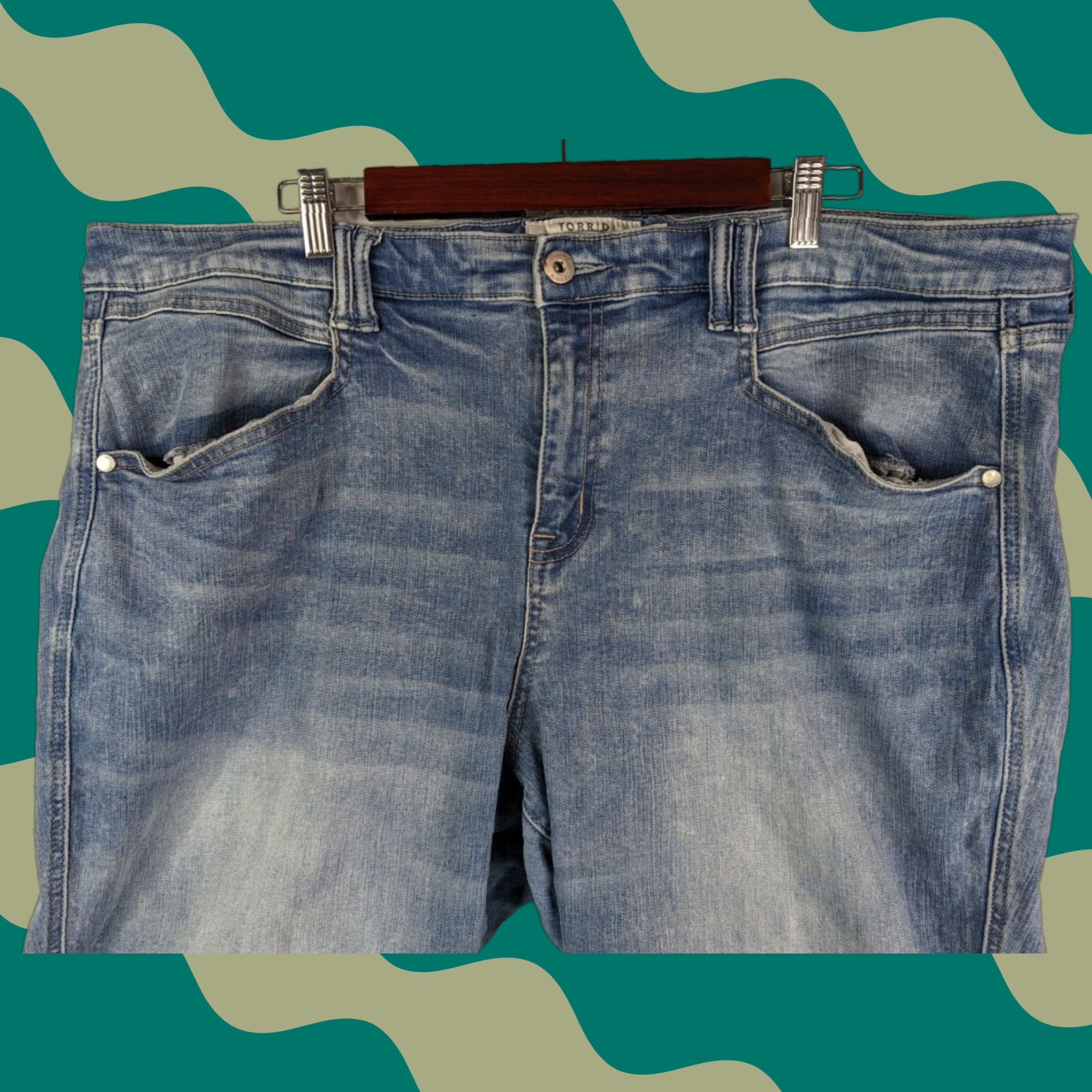 Torrid VINTAGE Torrid Boyfriend Straight Mid-Rise Jean Light Wash Womens Sz 22 Blue Stretch 5-Pocket Denim Jeans Size 40" / US 18 - 1 Thumbnail