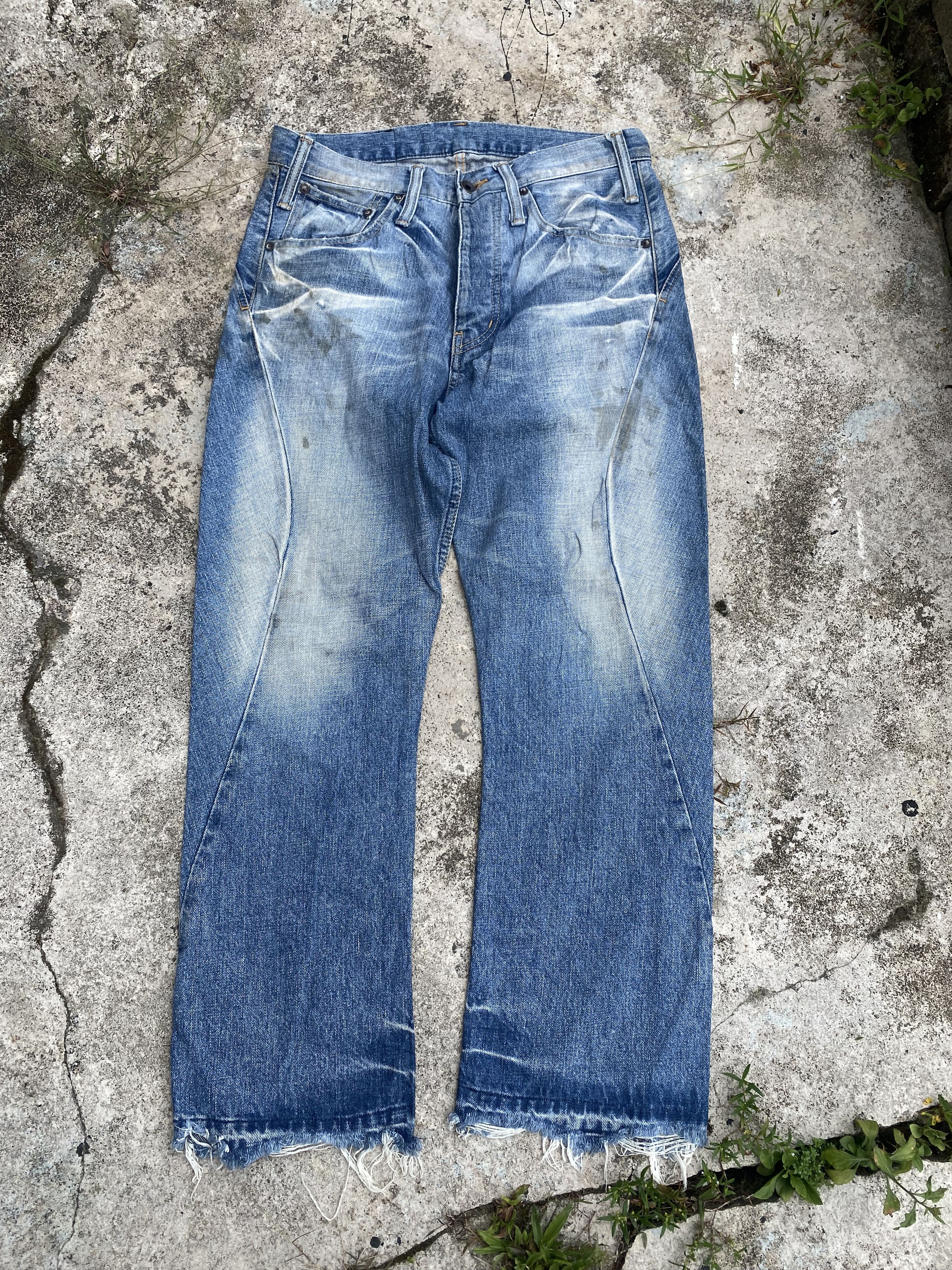 Le Grande Bleu (L.G.B.) GRAIL 💥 LGB BLUE WASH DISTRESSED JEANS Size US 29 - 2 Thumbnail