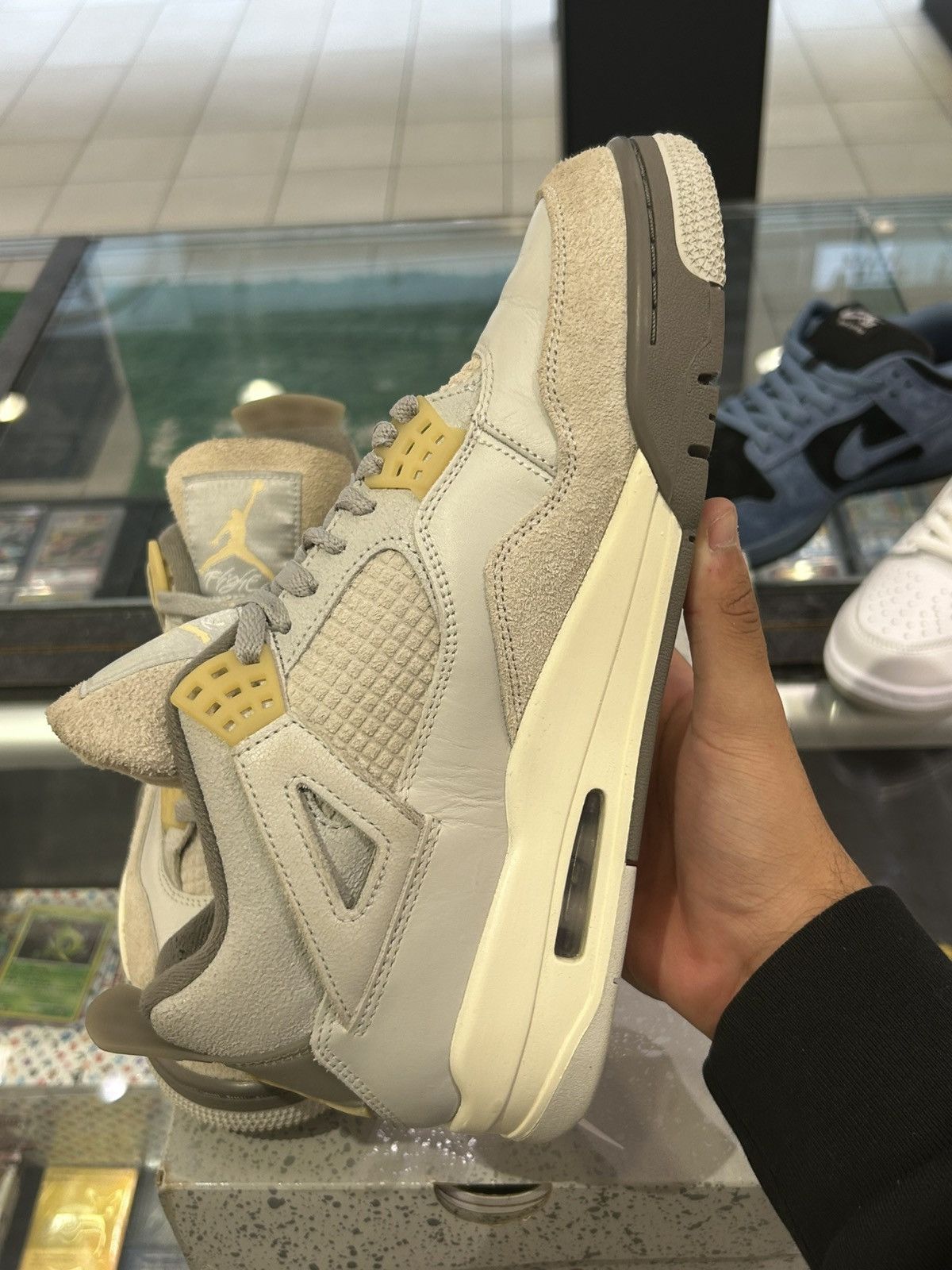 Jordan Brand Jordan 4 craft photon dust Size US 9.5 / EU 42-43 - 4 Thumbnail