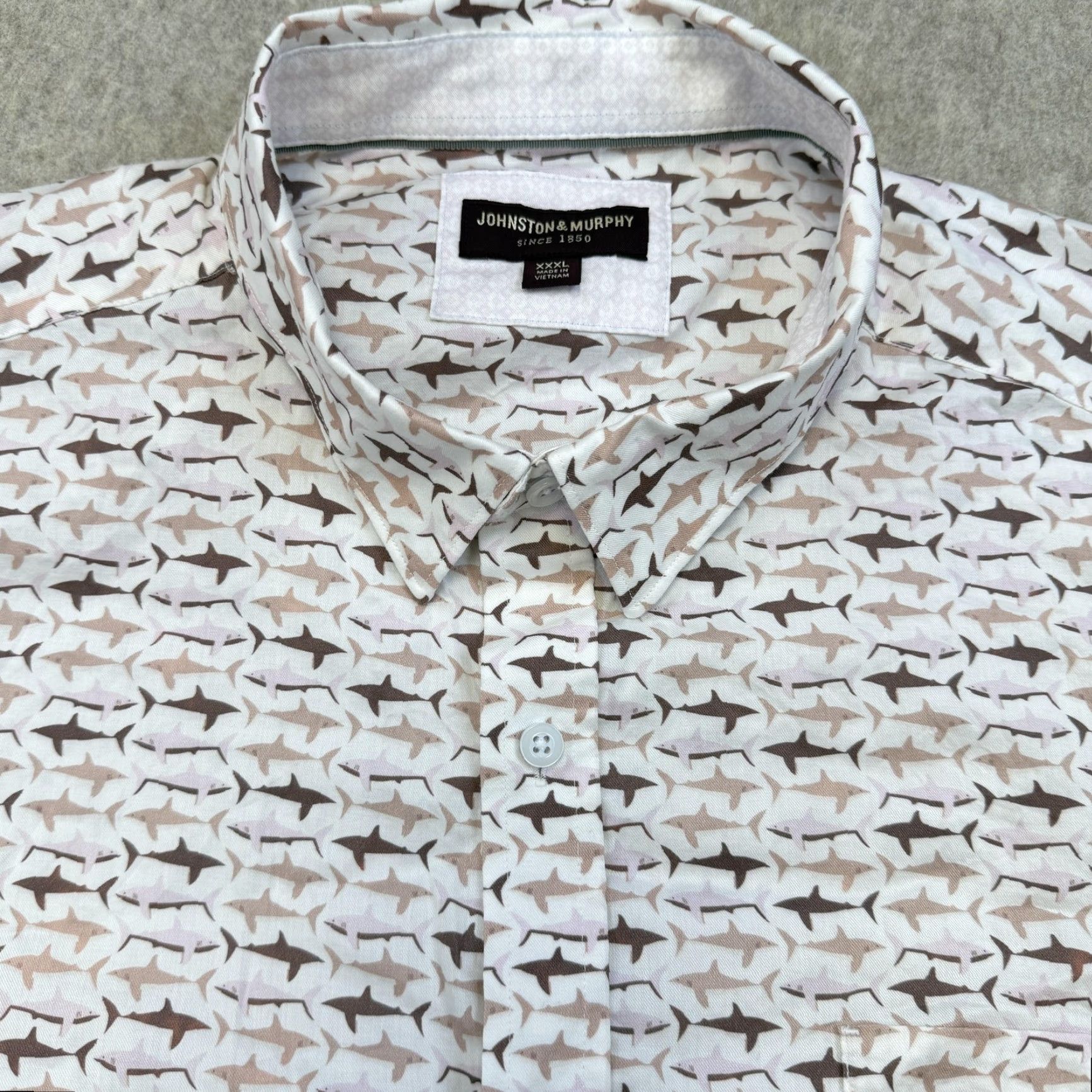 Johnston & Murphy Johnston & Murphy Shirt Mens 3XL White Short Sleeve Button-Up Nautical Graphic Print Pocketed Pocket Shark Print Casual Size US XXL / EU 58 / 5 - 4 Thumbnail