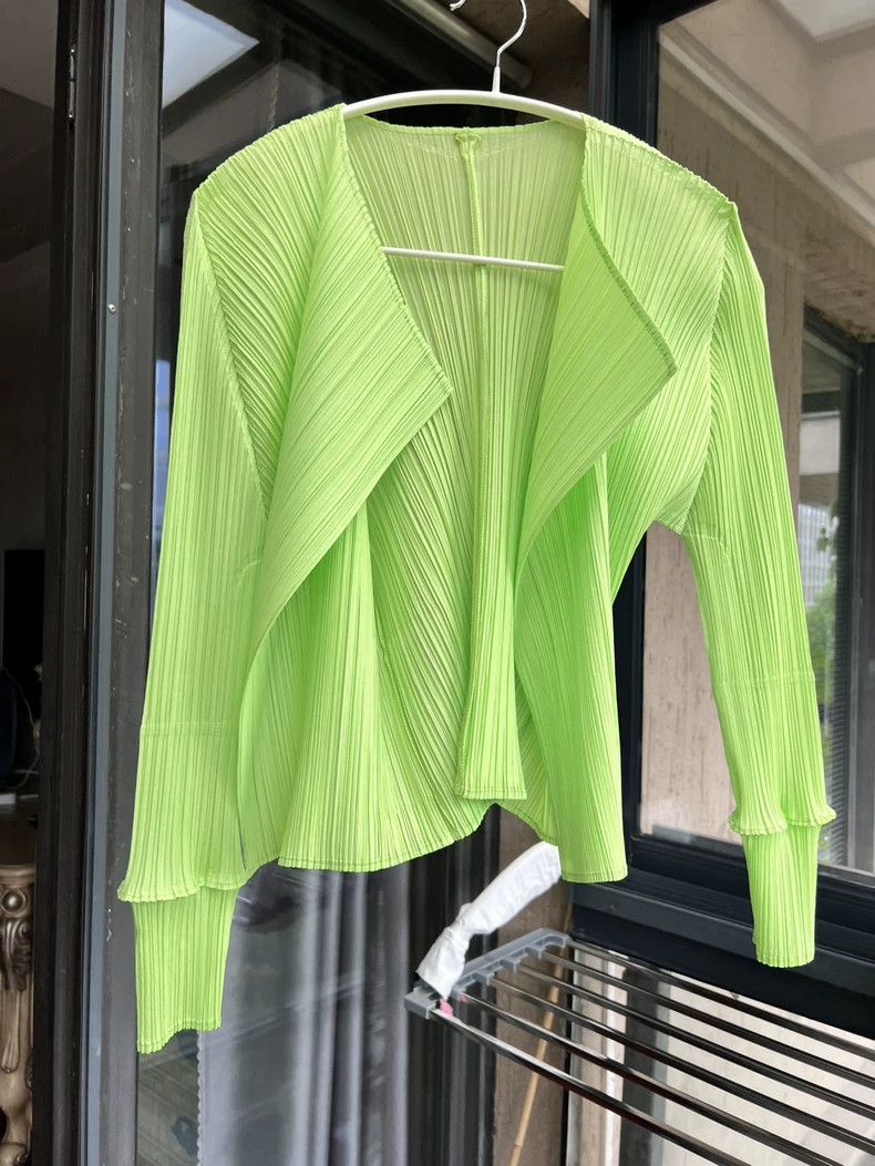 Issey Miyake Issey Miyake size:3 A tender green pleated cardigan Size S / US 4 / IT 40 - 1 Thumbnail